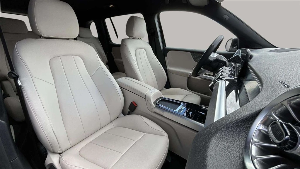 Mercedes-Benz-EQB-image-17