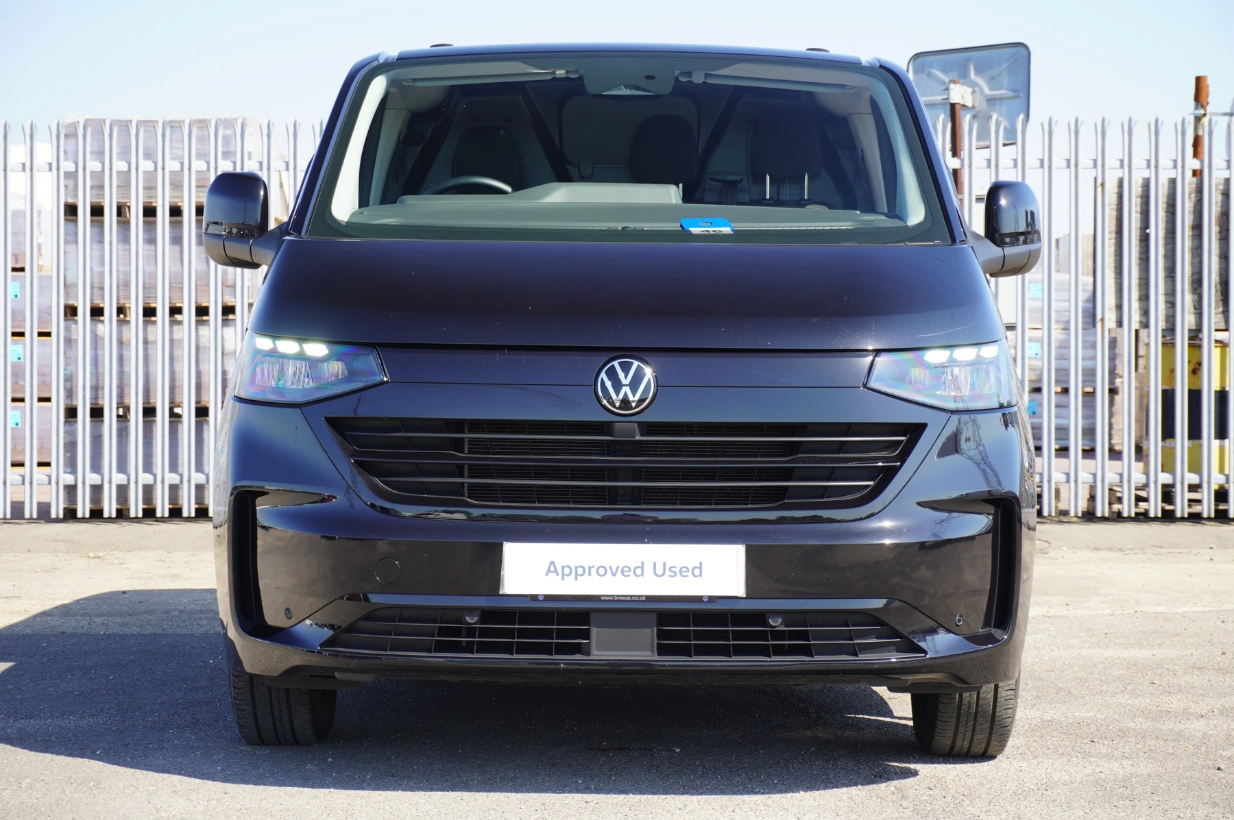 Volkswagen-Transporter-image-6