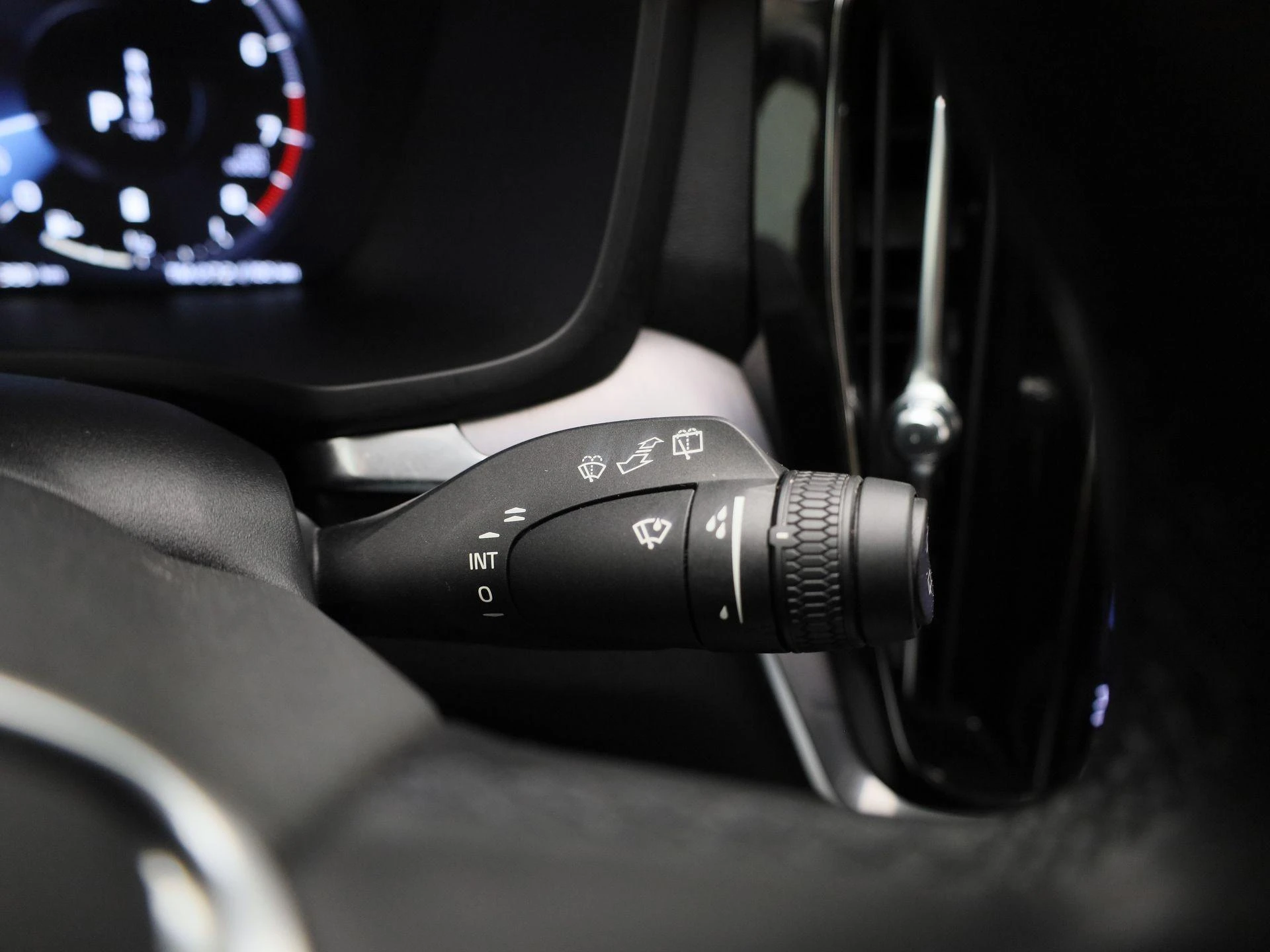 Volvo-V60-image-24