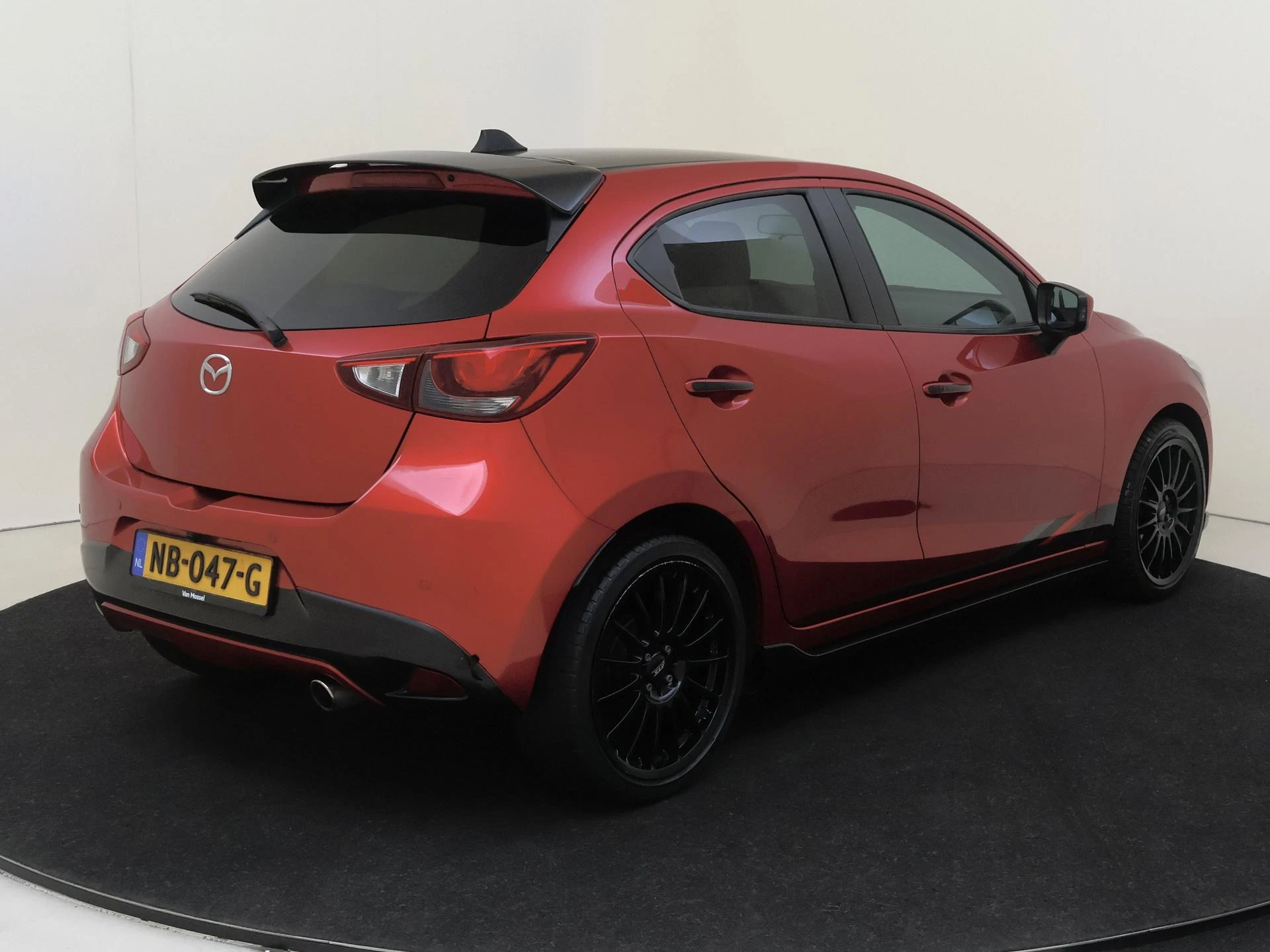 Mazda-2-image-6
