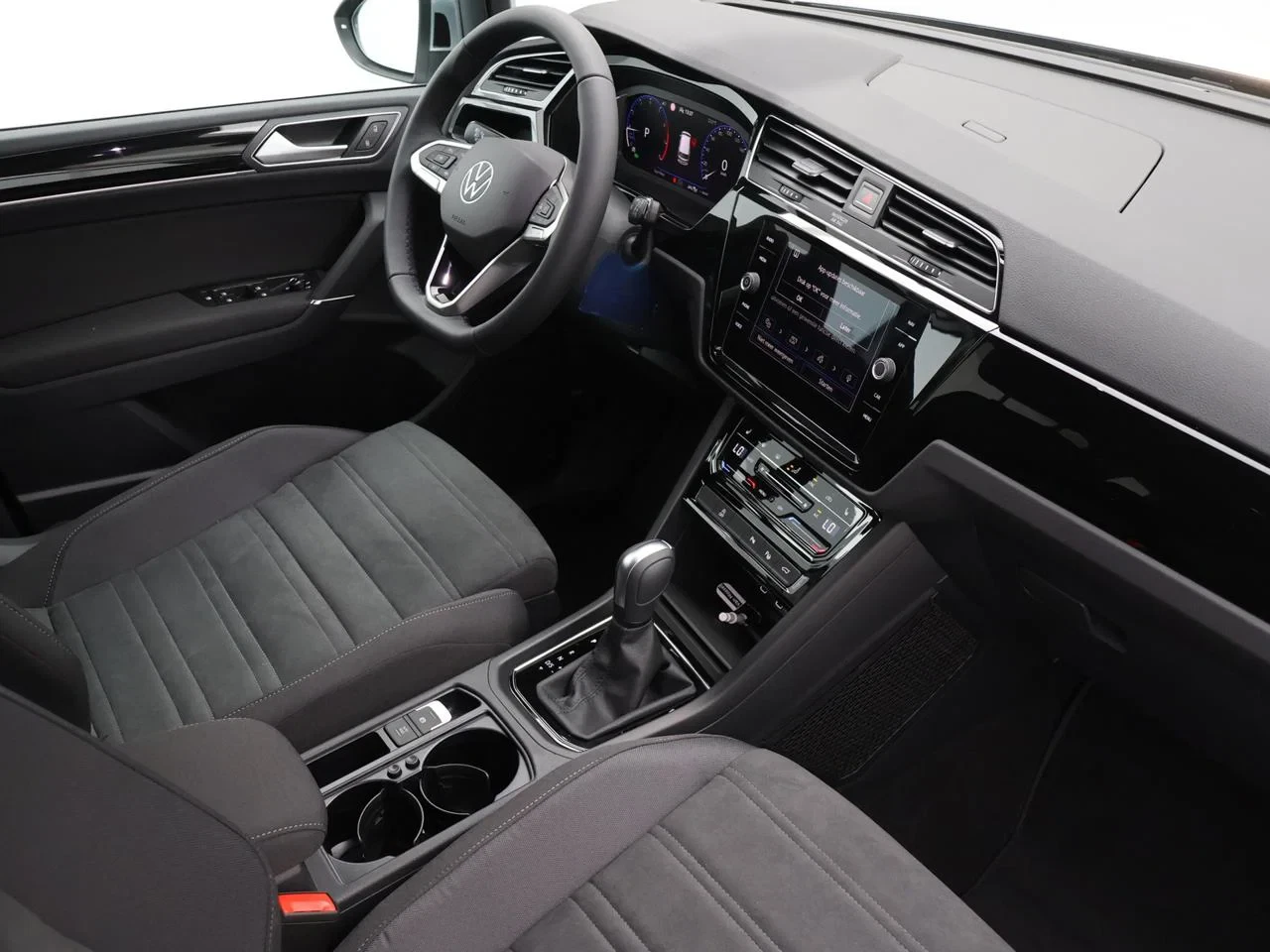 Volkswagen Touran 1.5 TSI Highline Business DSG *DEMO*