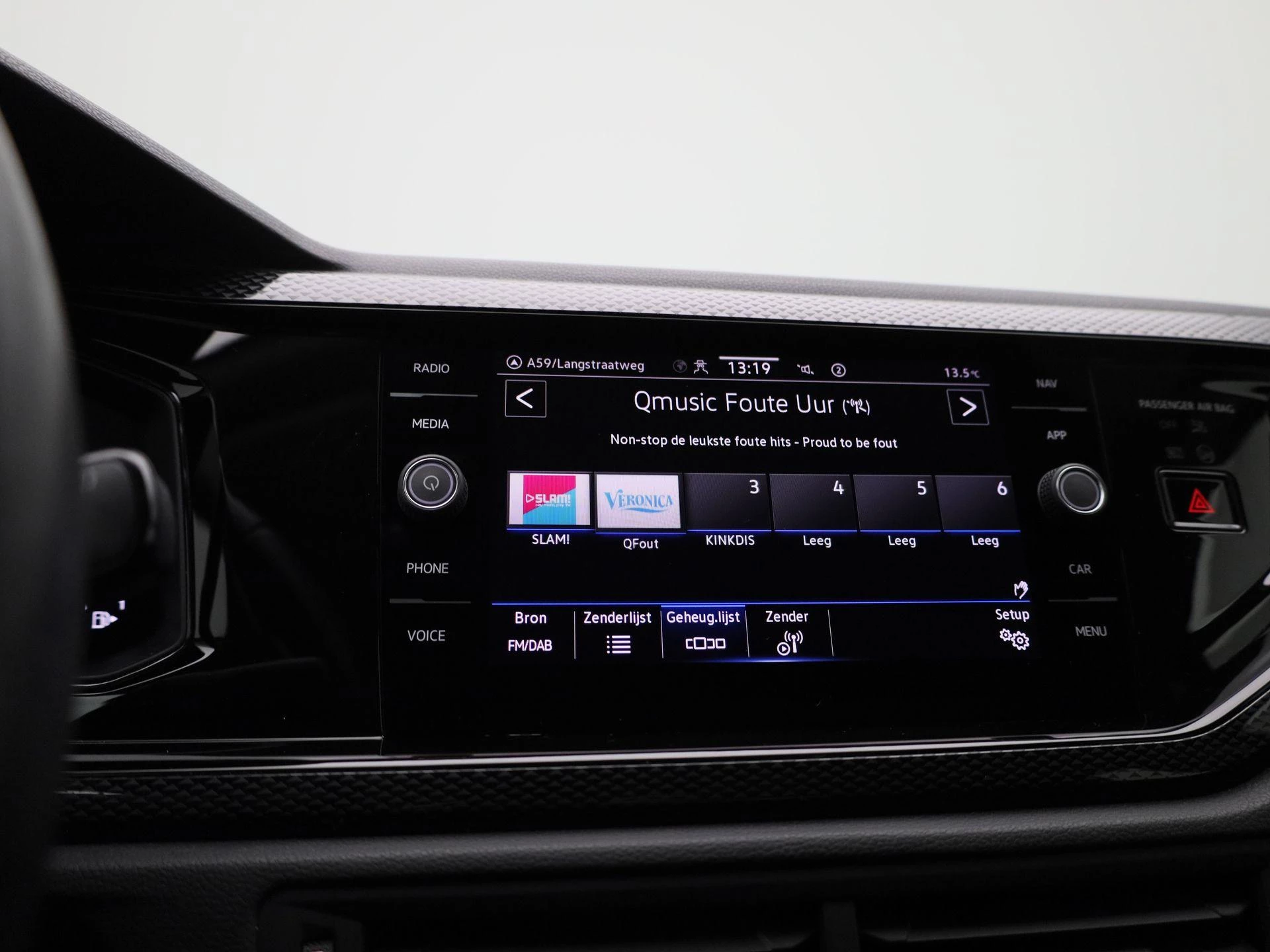 Volkswagen-Polo-image-26