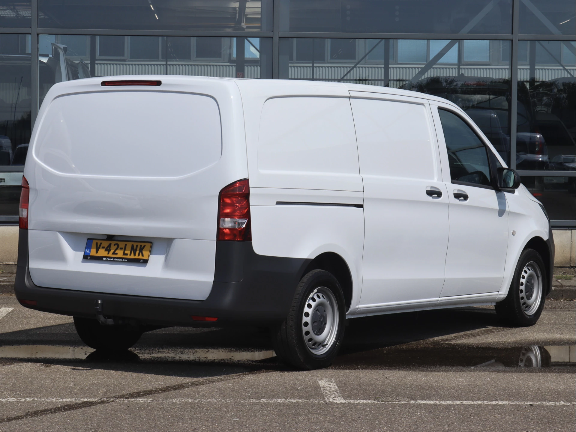 Mercedes-Benz-Vito-image-1