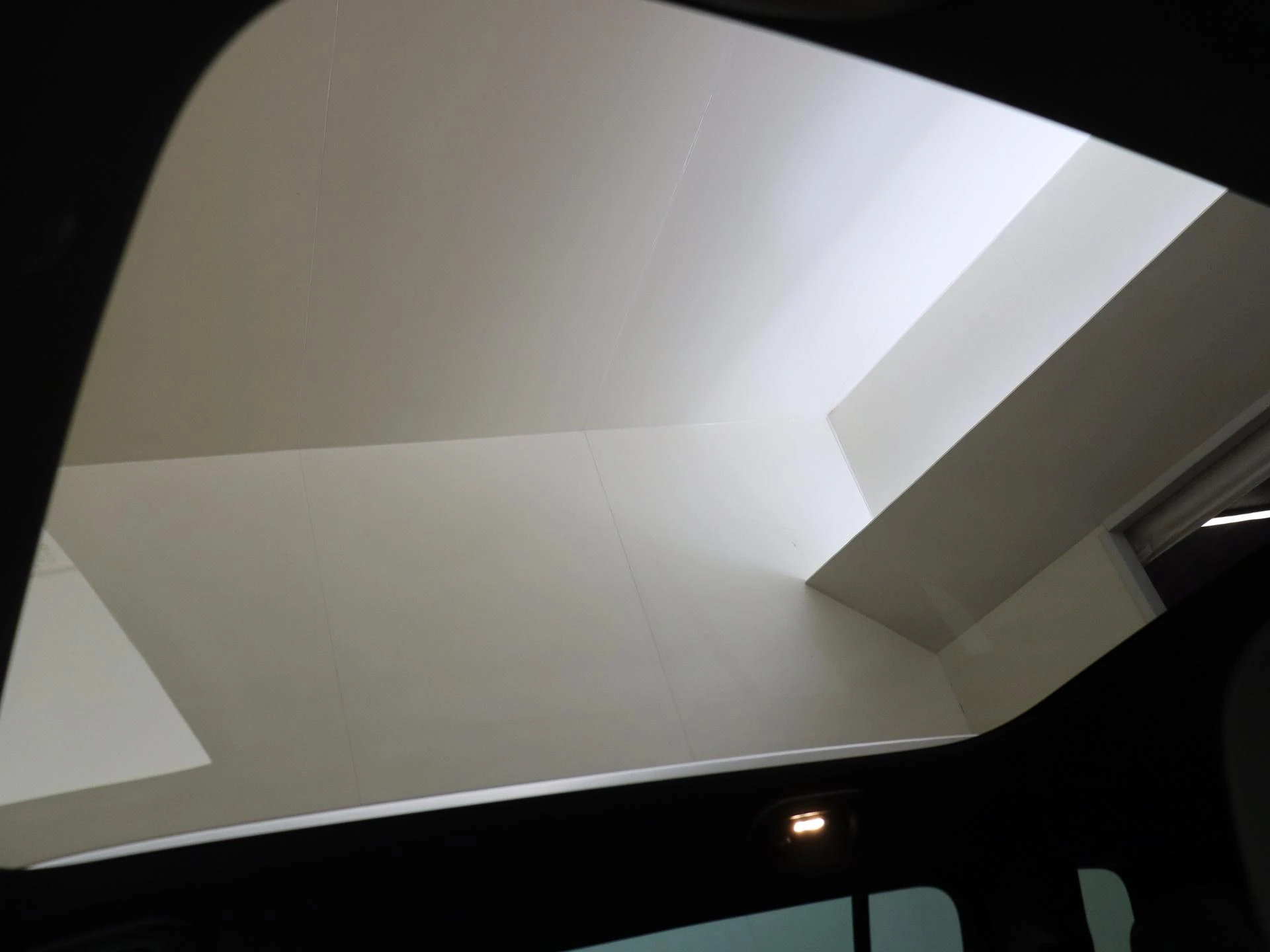 Mercedes-Benz-GLB-image-27