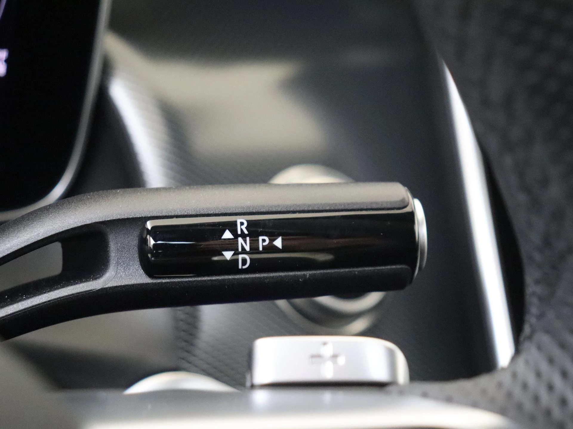 Mercedes-Benz-GLC-image-14