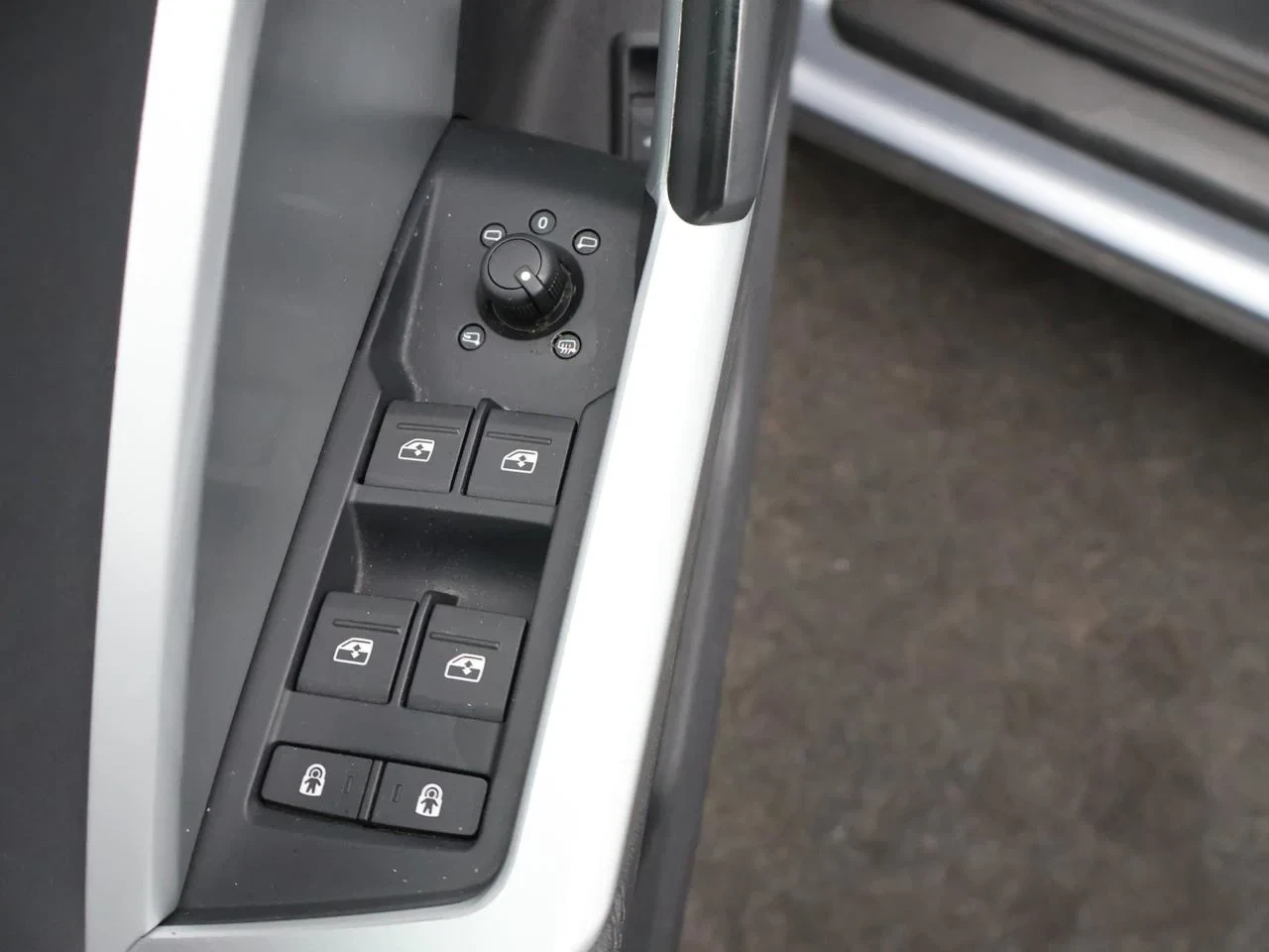 Audi-Q3-image-25