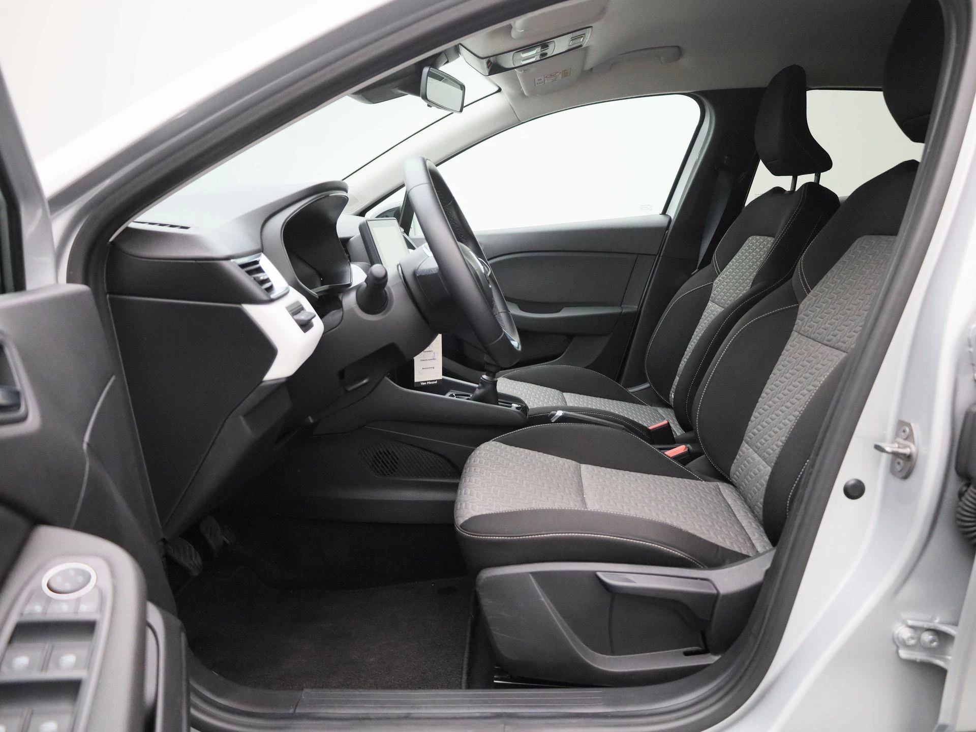 Renault-Clio-image-10