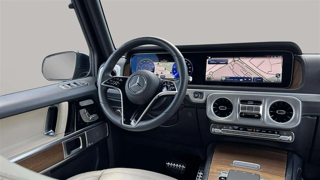 Mercedes-Benz-G-Klasse-image-12