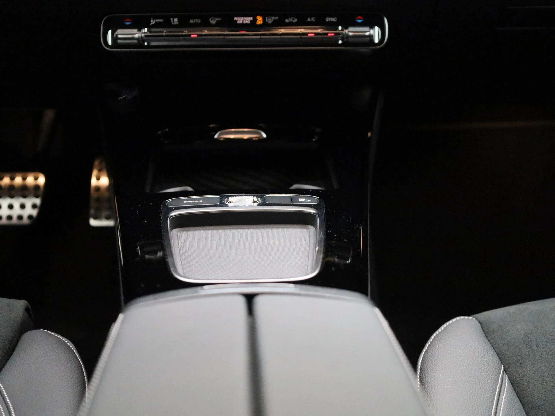 Mercedes-Benz-CLA-image-9