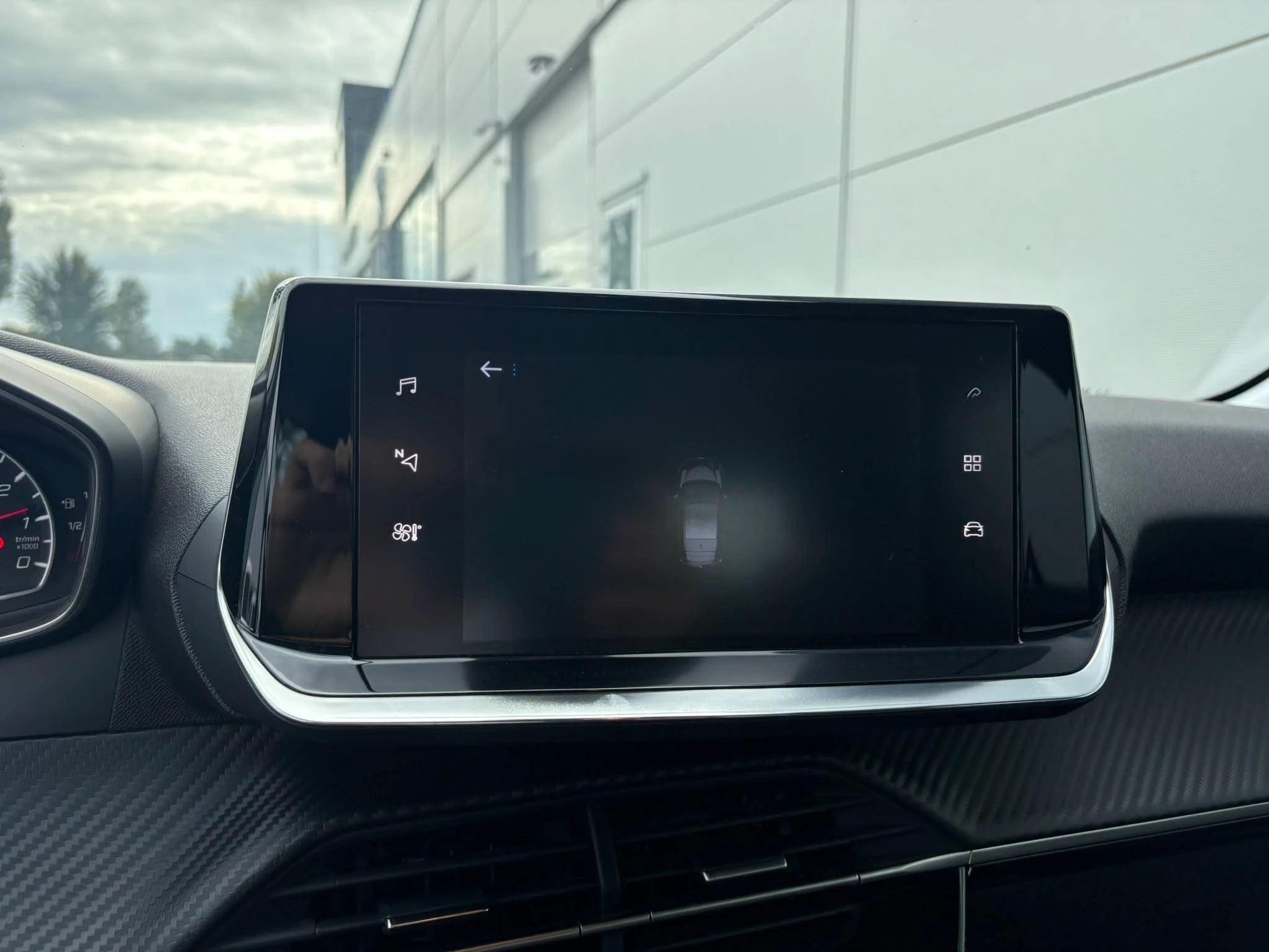 Peugeot-208-image-9