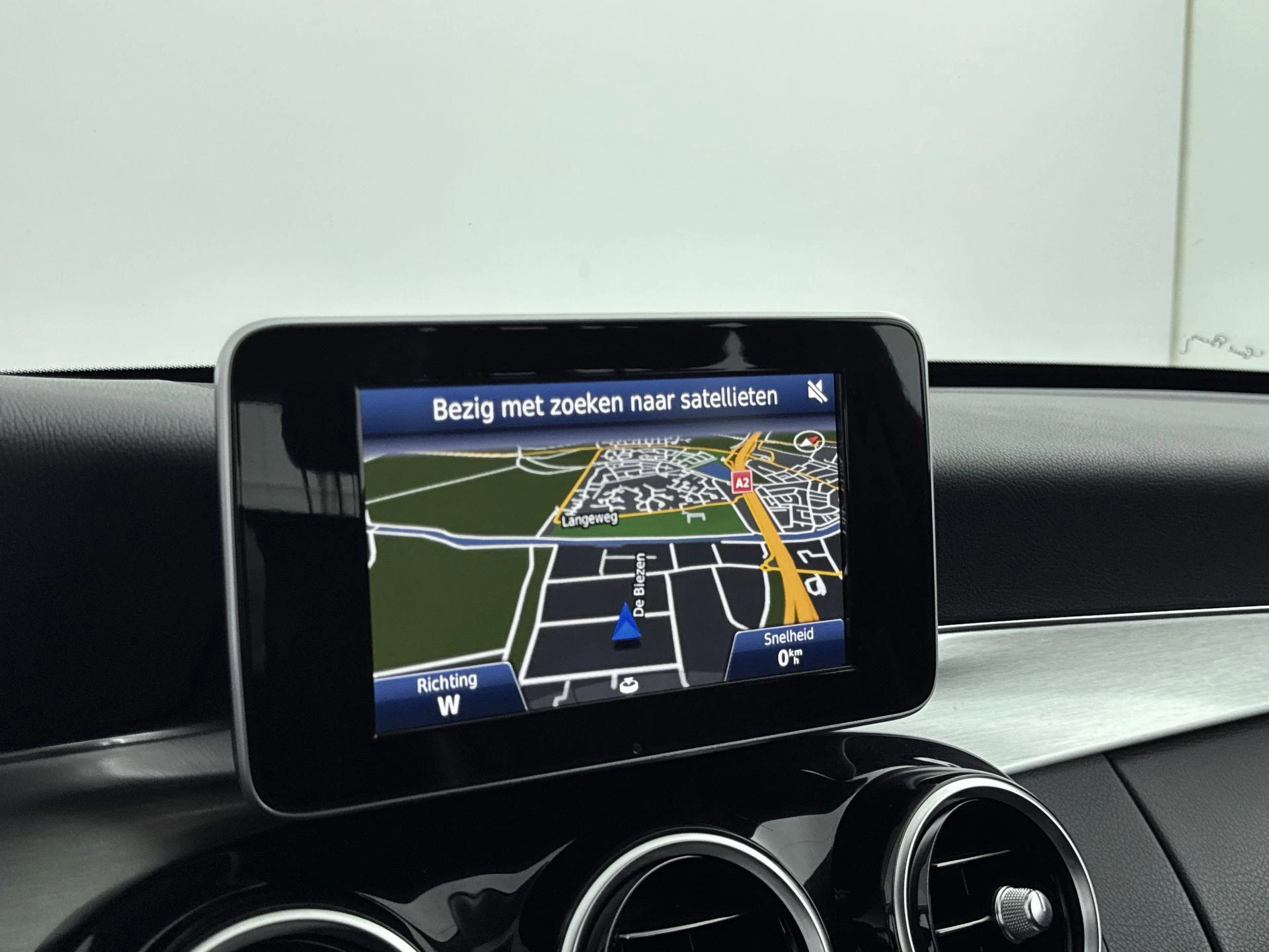 Mercedes-Benz-C-Klasse-image-21