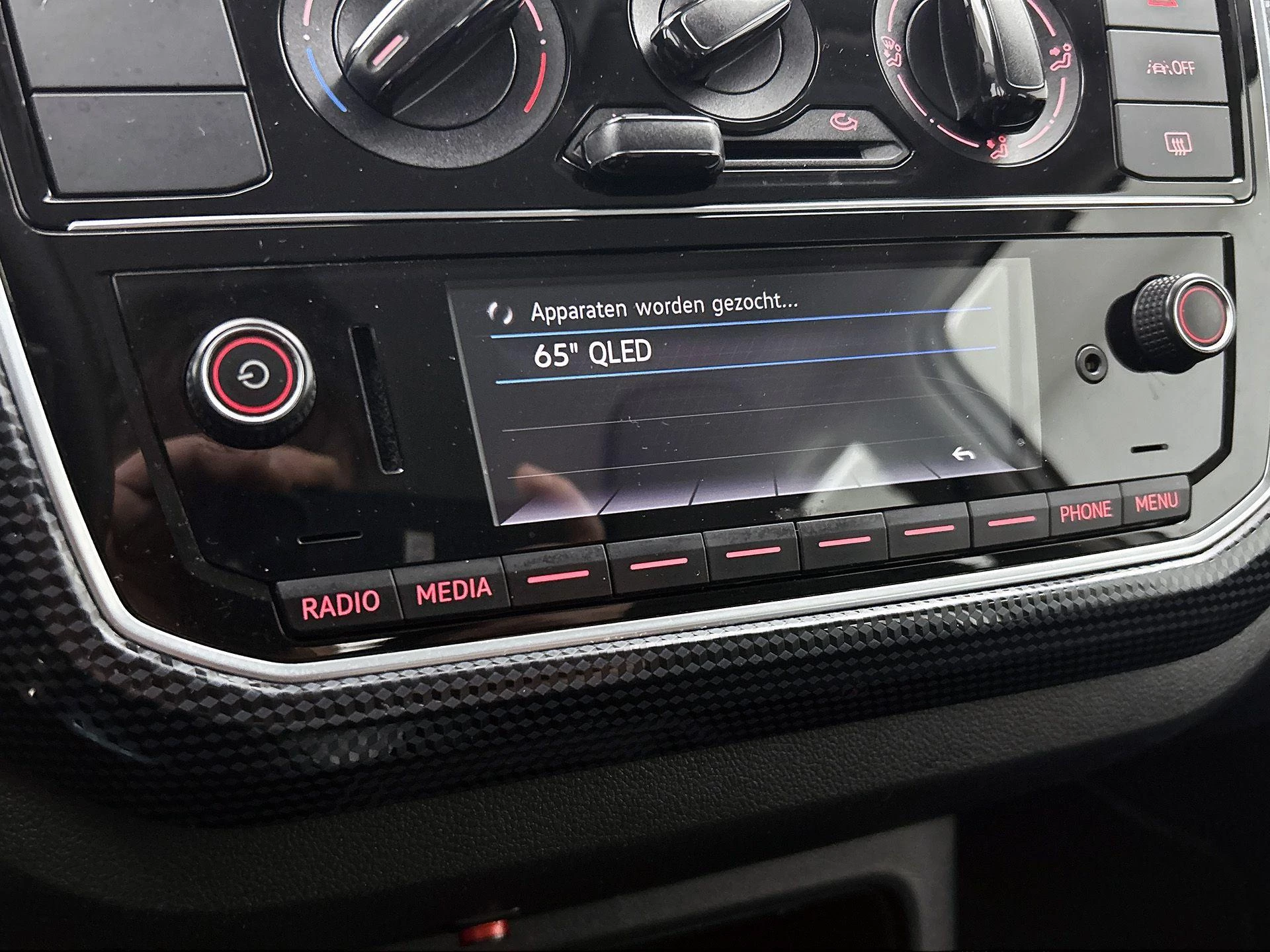 Volkswagen-up!-image-13