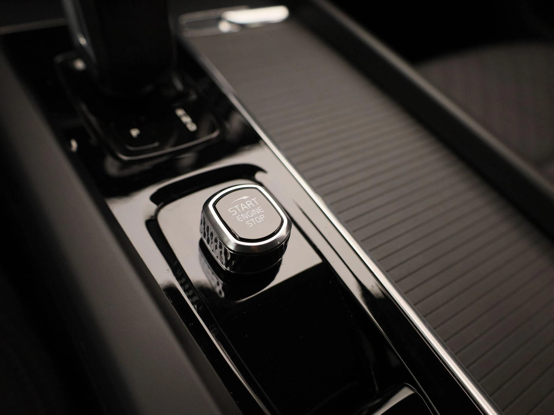 Volvo-V60-image-23
