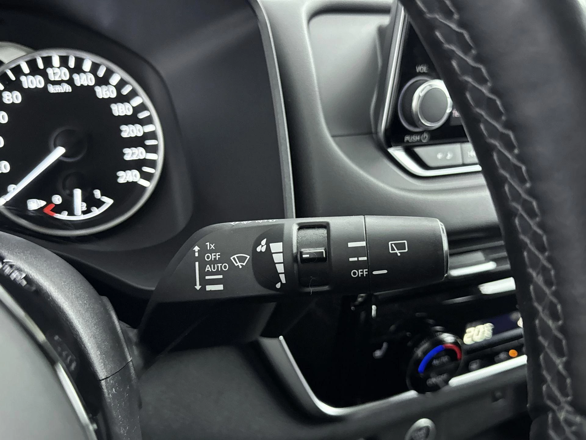 Nissan-QASHQAI-image-22