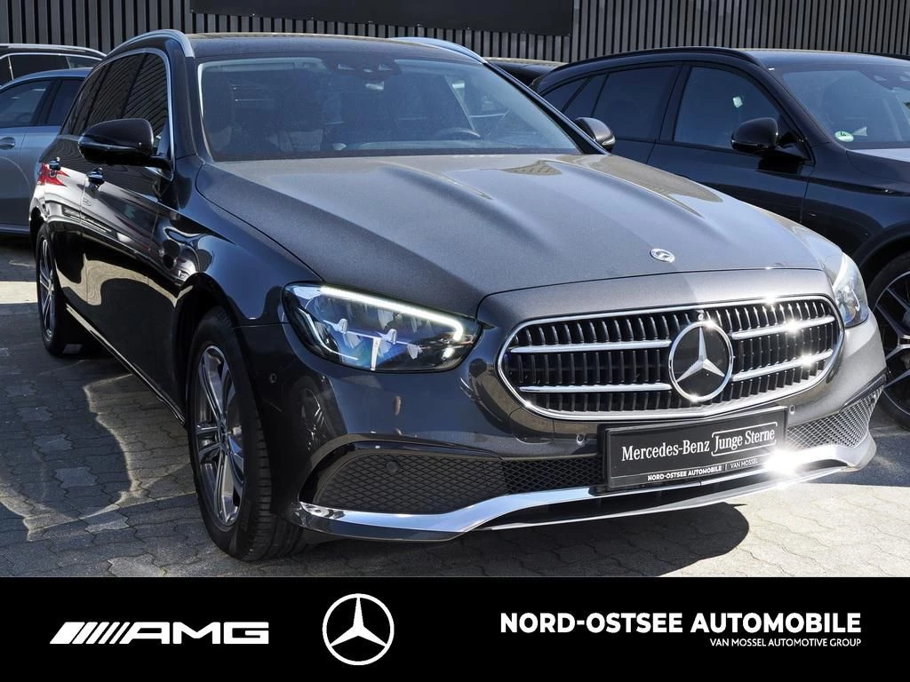 Mercedes-Benz E-Klasse 220 T d 4M AVANTGARDE DISTRO 360 AHK LED SHD AVANTGARDE