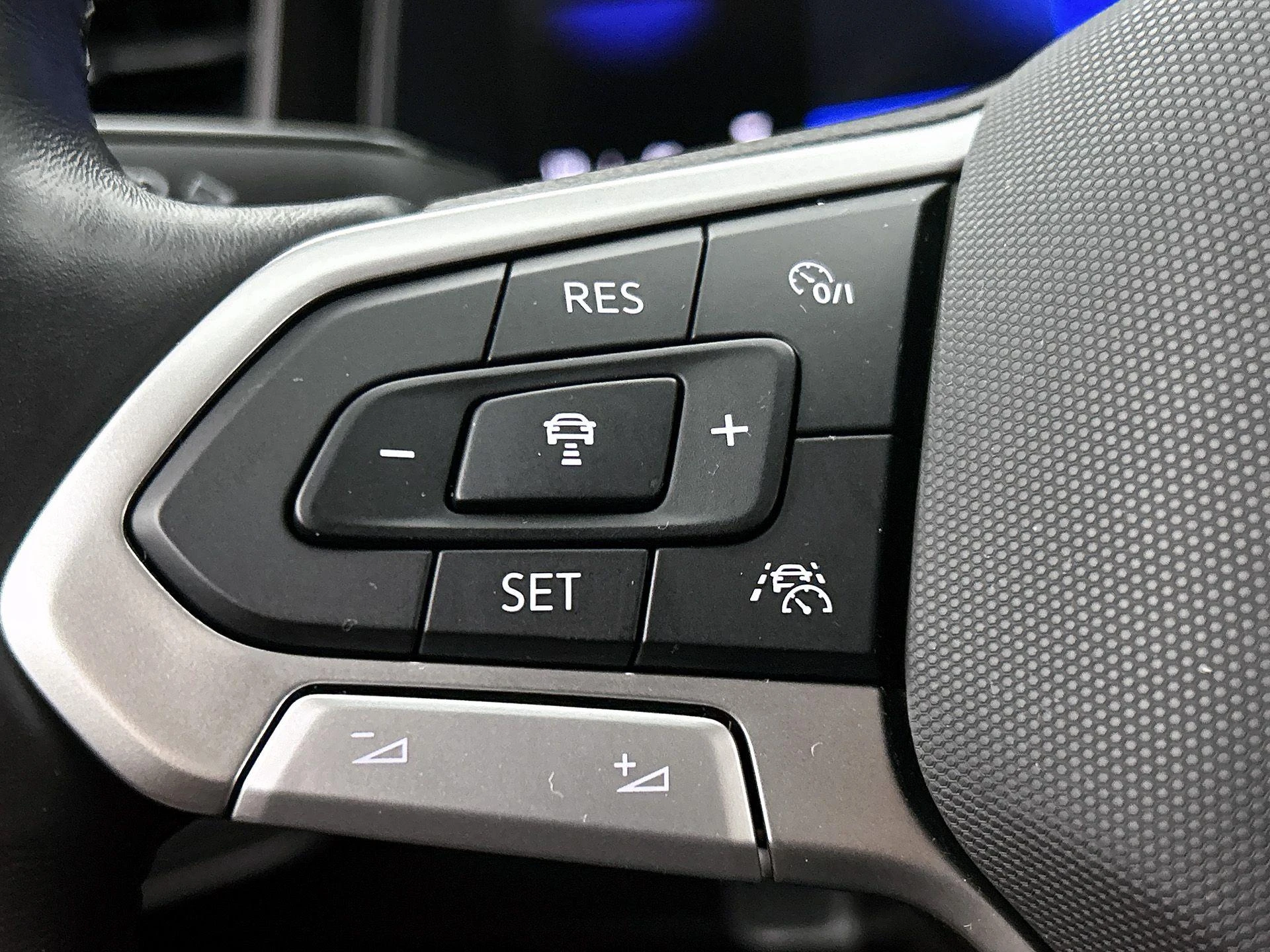 Volkswagen-Polo-image-5