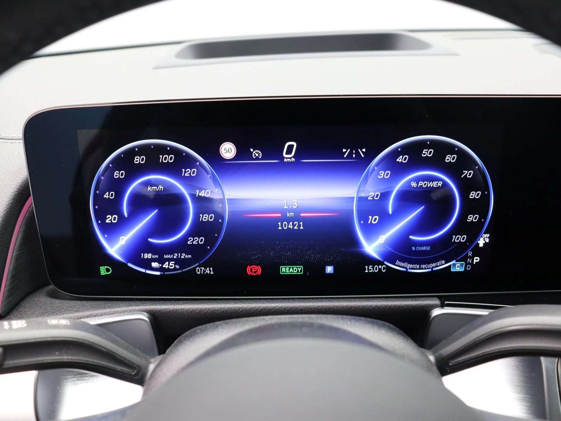 Mercedes-Benz EQB 250+ STAR EDITION + LEDER + 7-ZIT + BURMESTER + PANO DAK + CARPLAY +