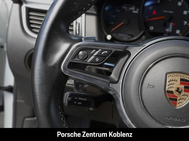 Porsche-Macan-image-17