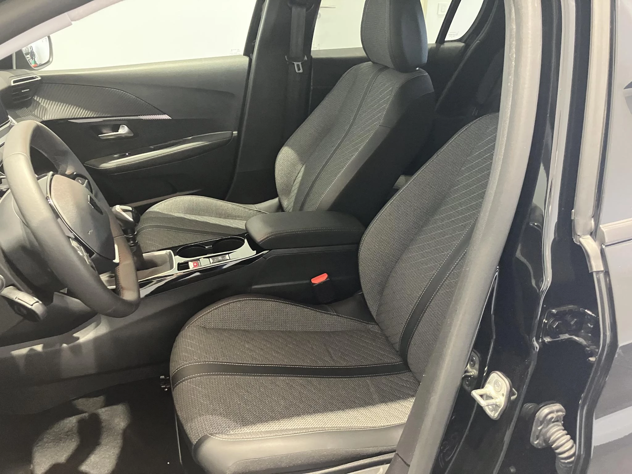 Peugeot-208-image-13
