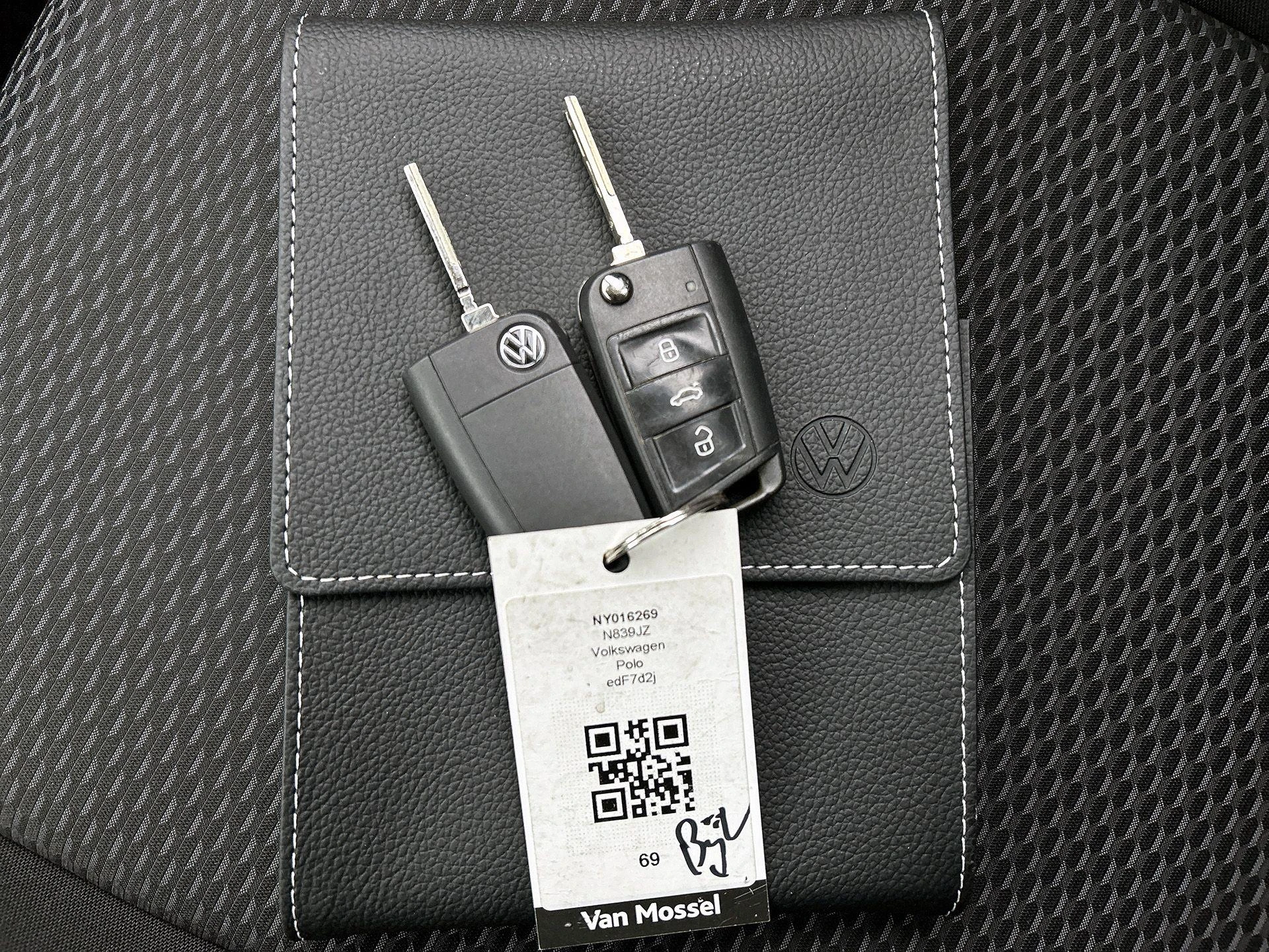 Volkswagen-Polo-image-26