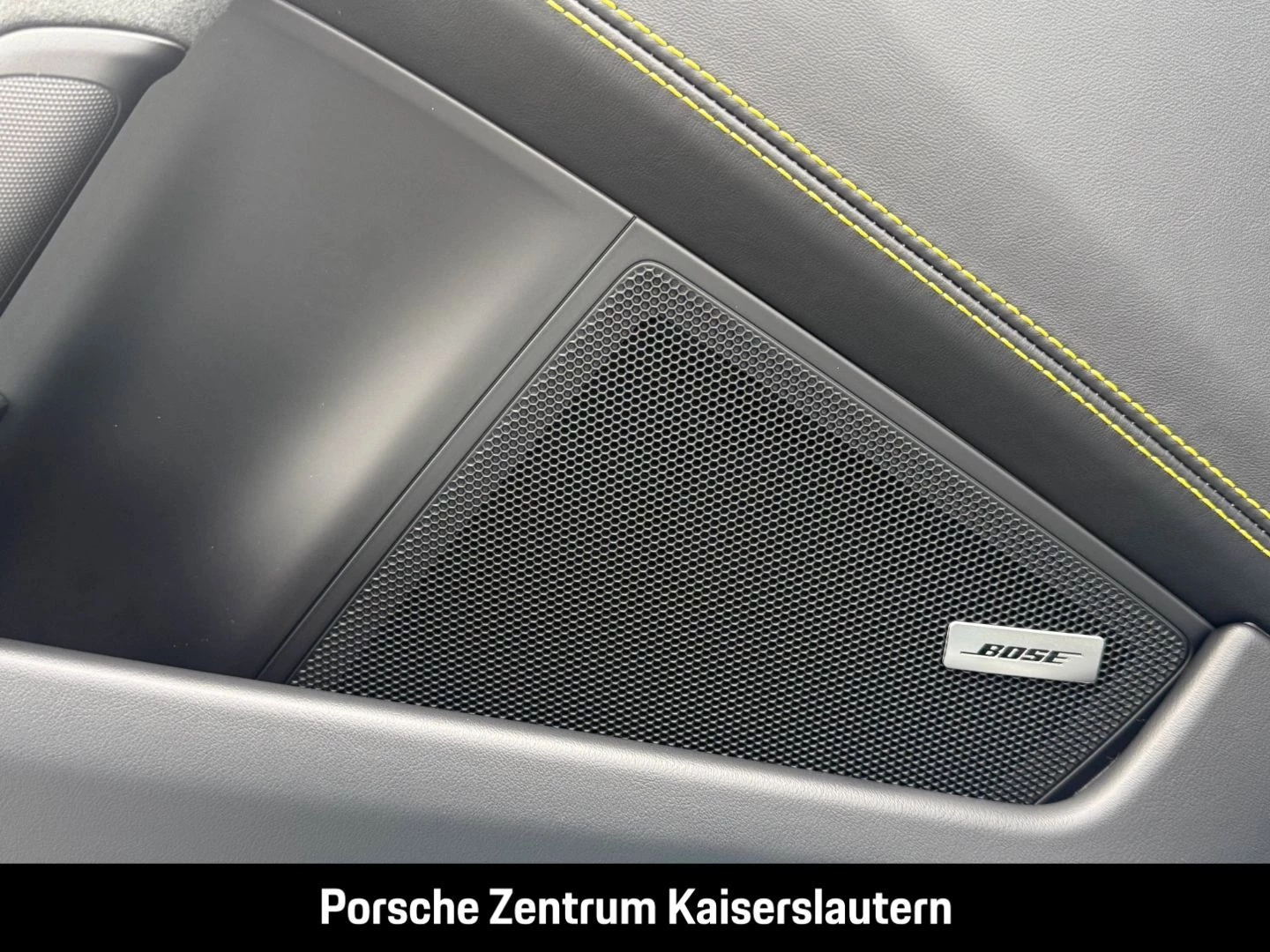 Porsche 911 992 Carrera 4 GTS Cabriolet Liftsystem-VA carrera