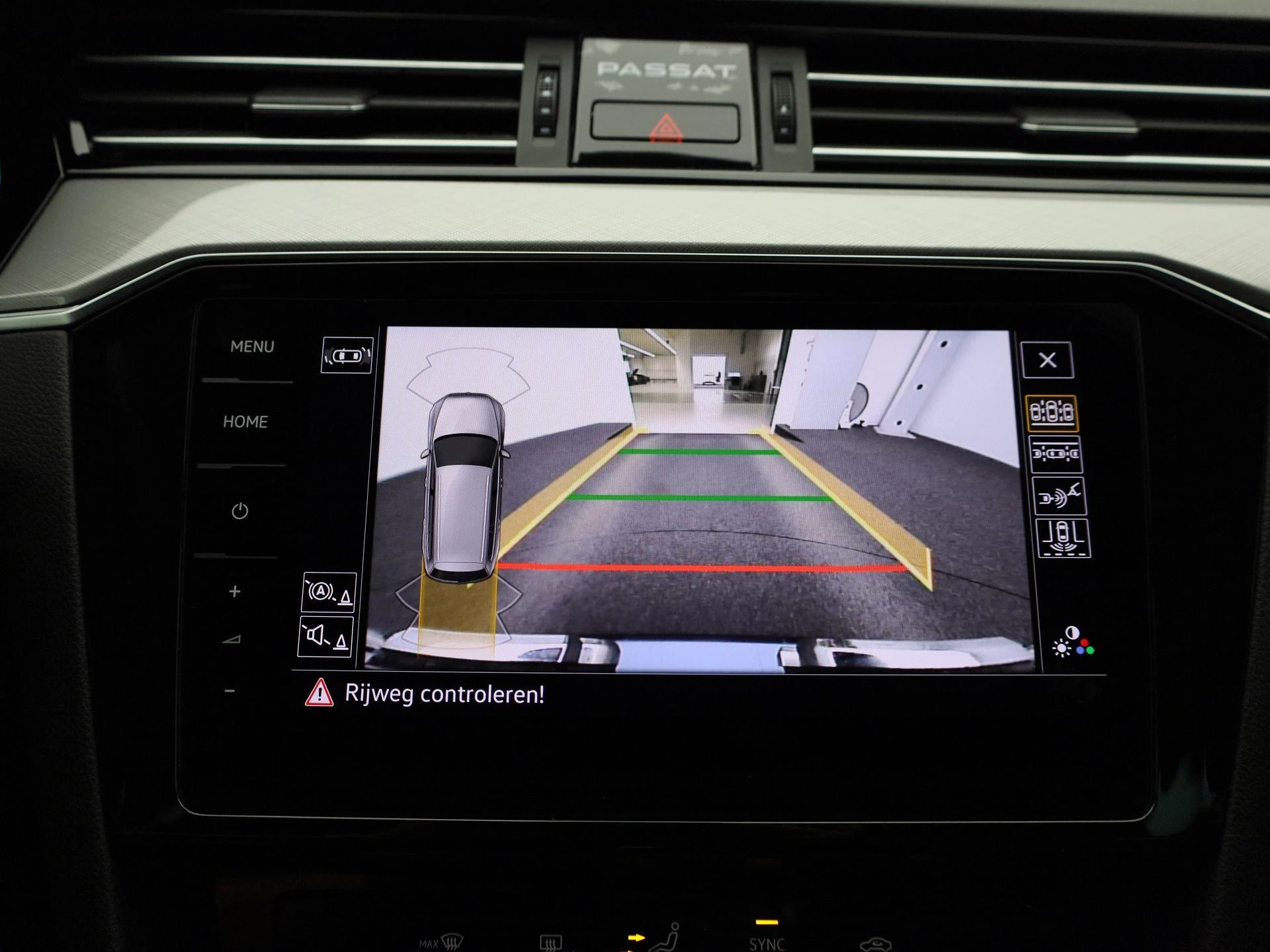 Volkswagen-Passat-image-27