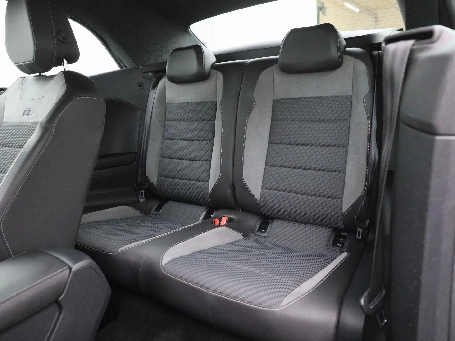 Volkswagen-T-Roc-image-12