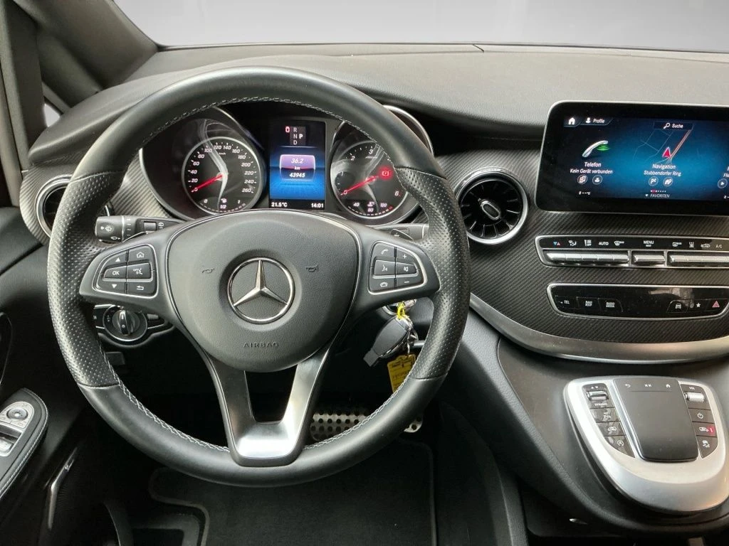 Mercedes-Benz-V-Klasse 300-image-11
