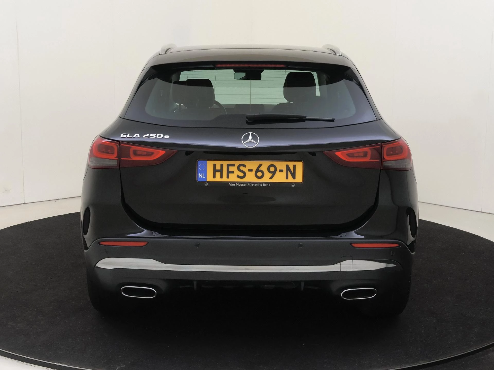 Mercedes-Benz-GLA-image-6