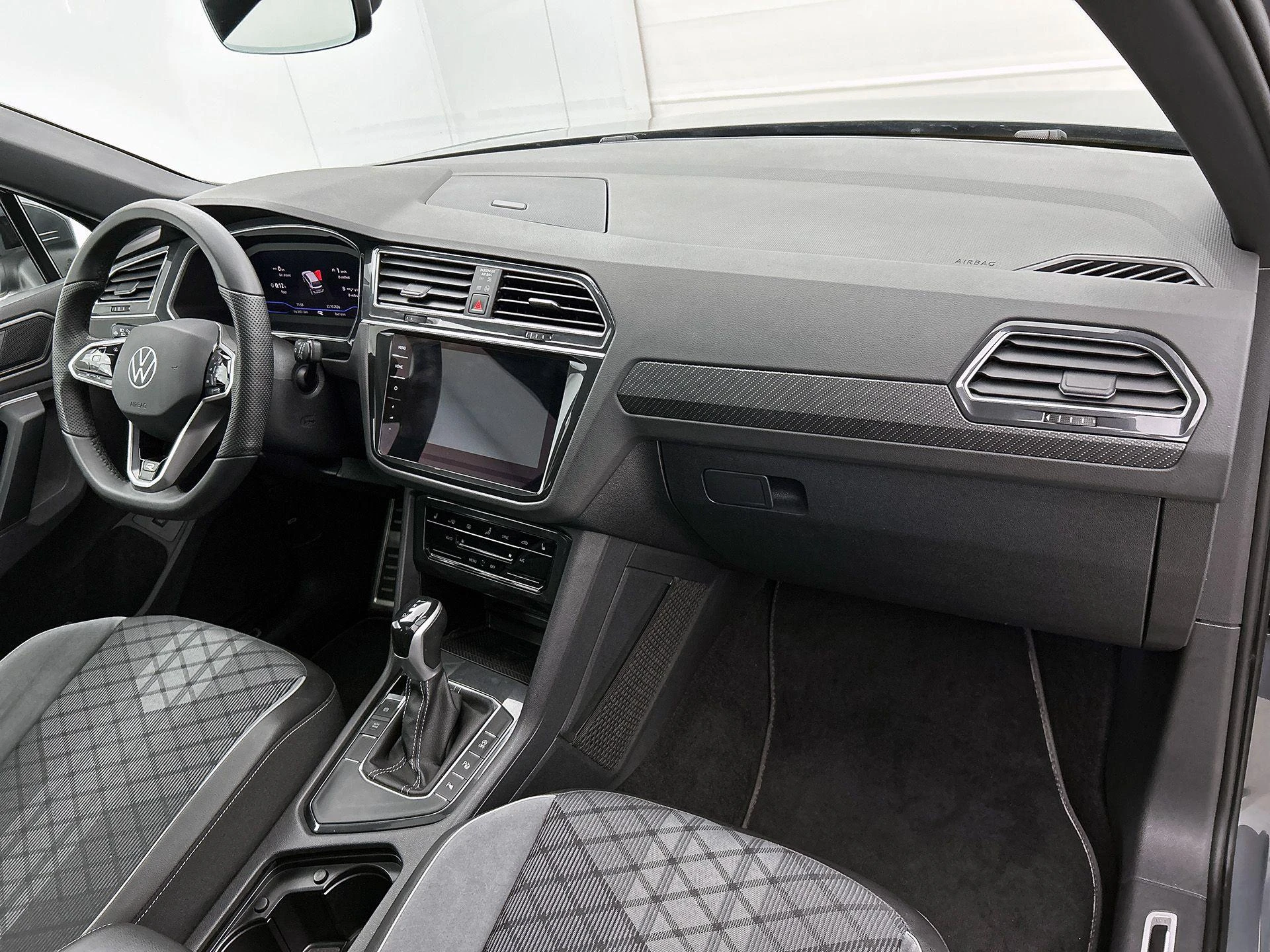 Volkswagen-Tiguan-image-20