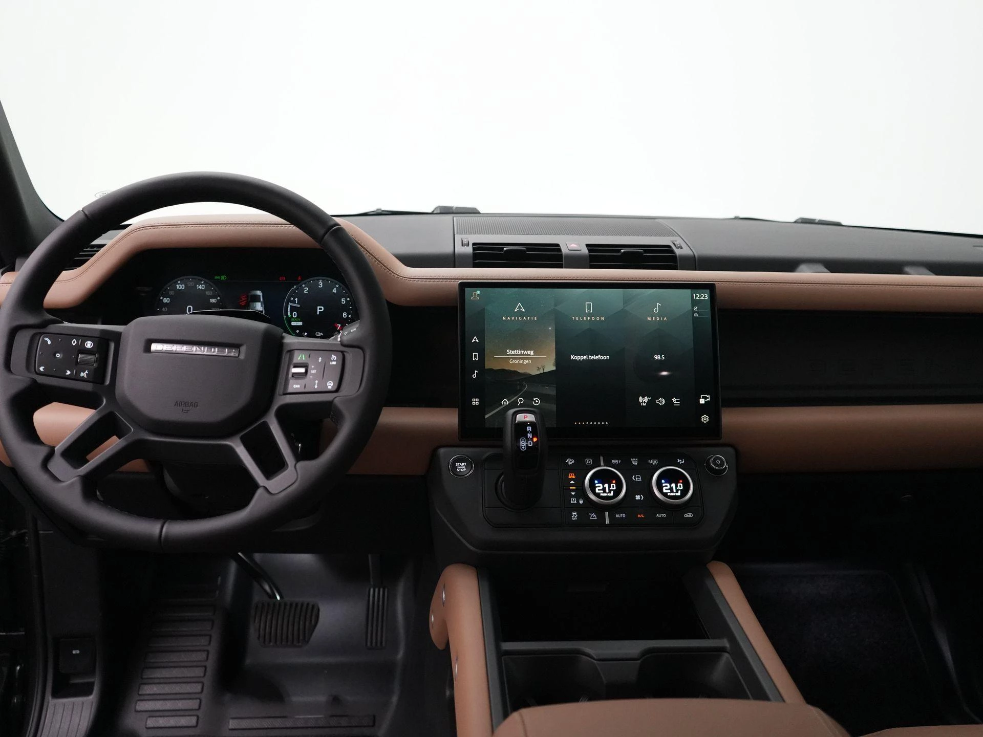 Land Rover Defender 2.0 P300e 110 HSE Dynamic Edition