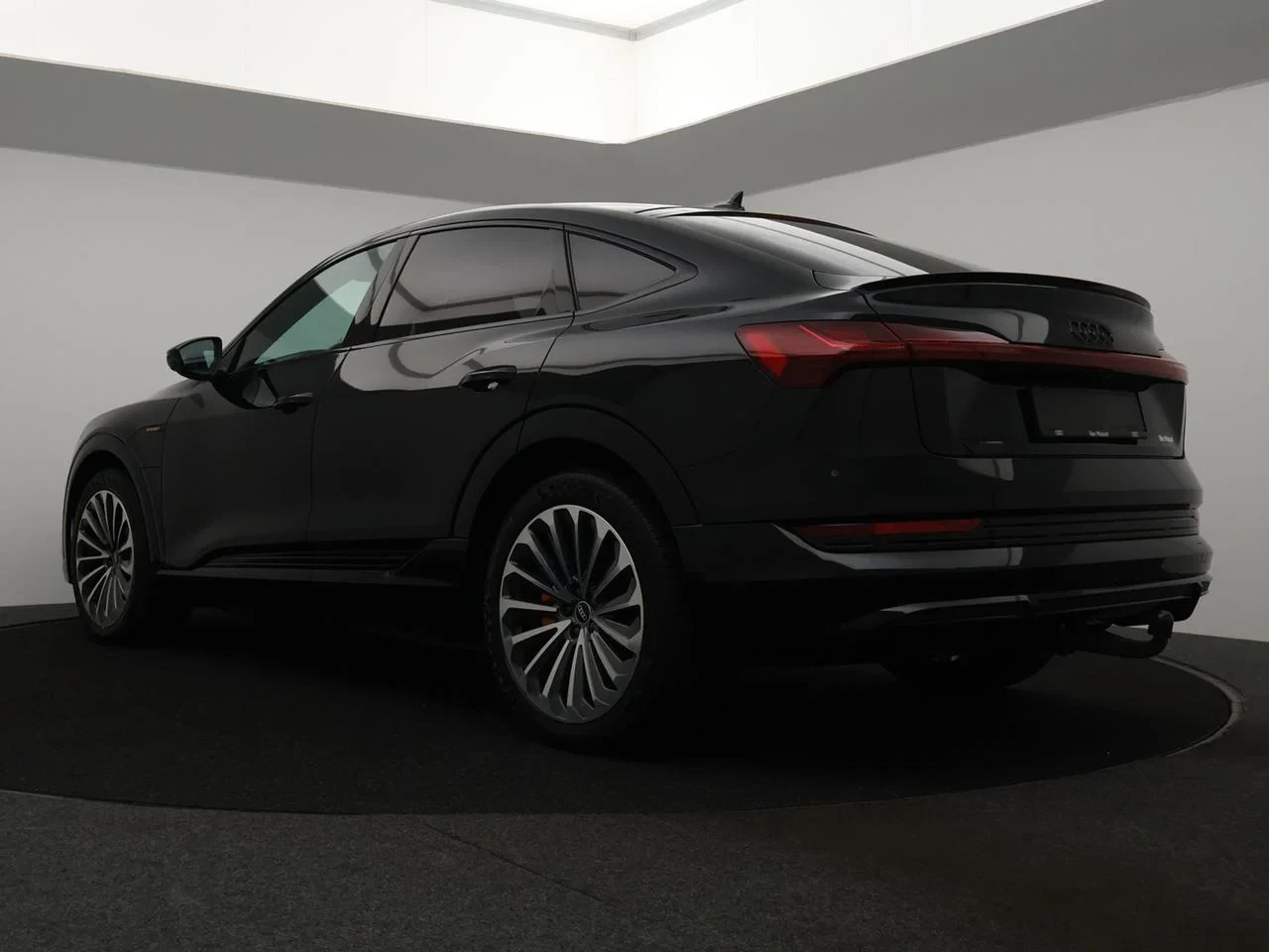 Audi-e-tron-image-6