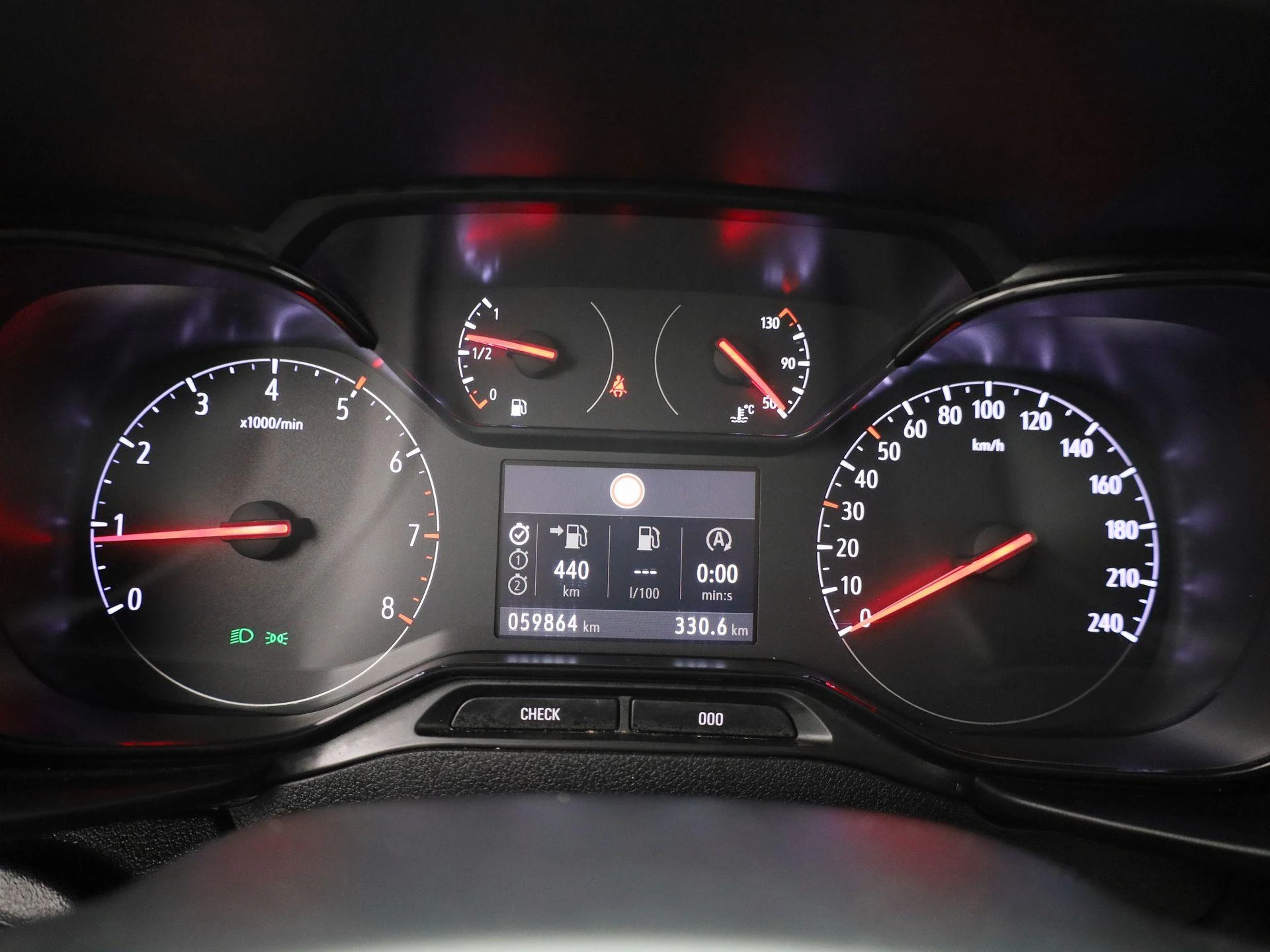 Opel-Combo Life-image-16