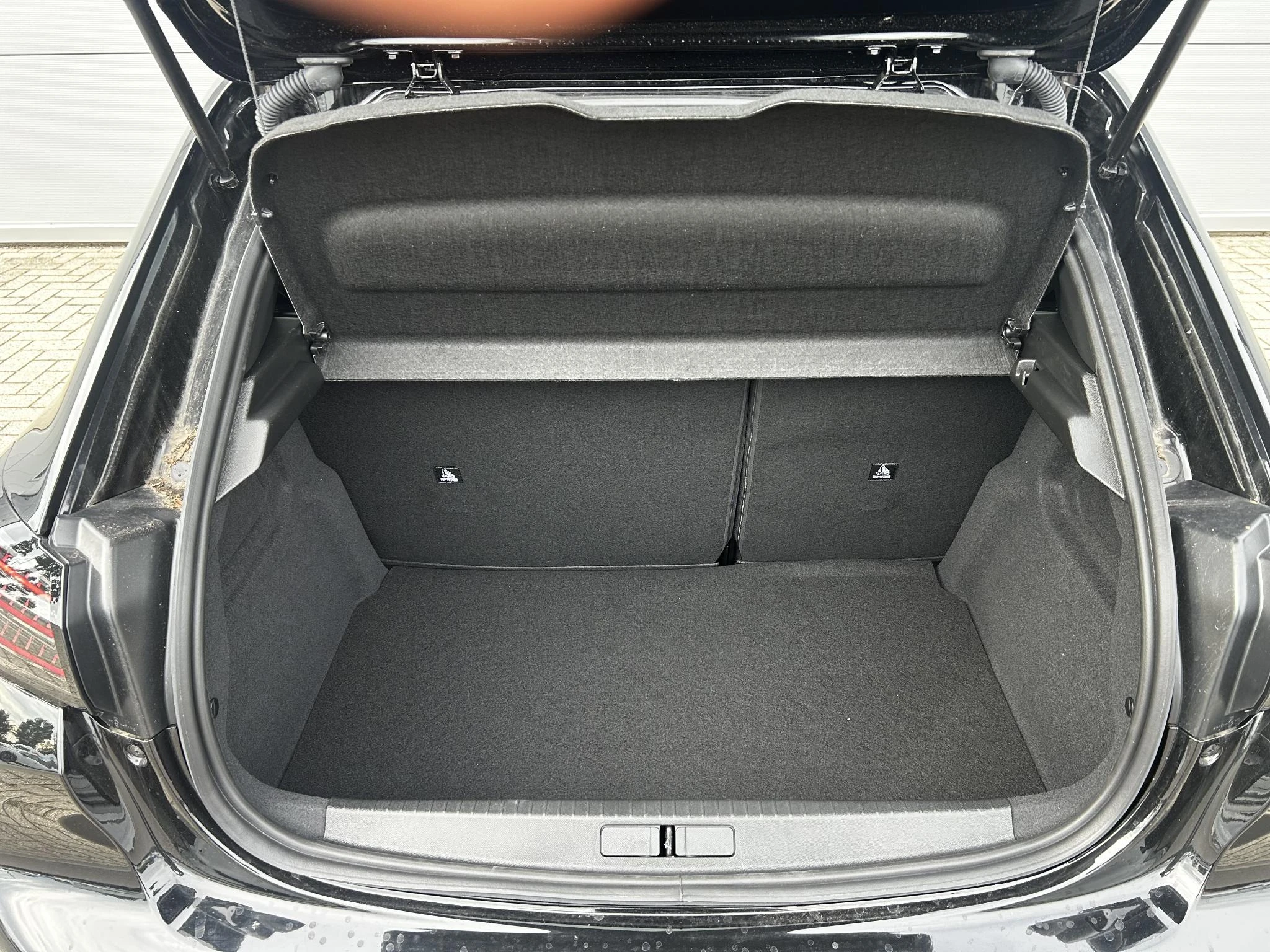 Peugeot-208-image-28