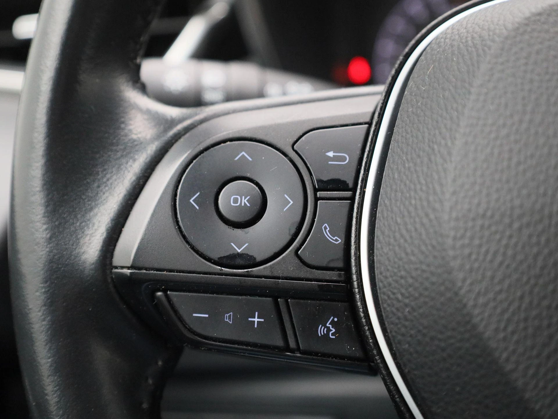 Toyota-Corolla Touring Sports-image-19