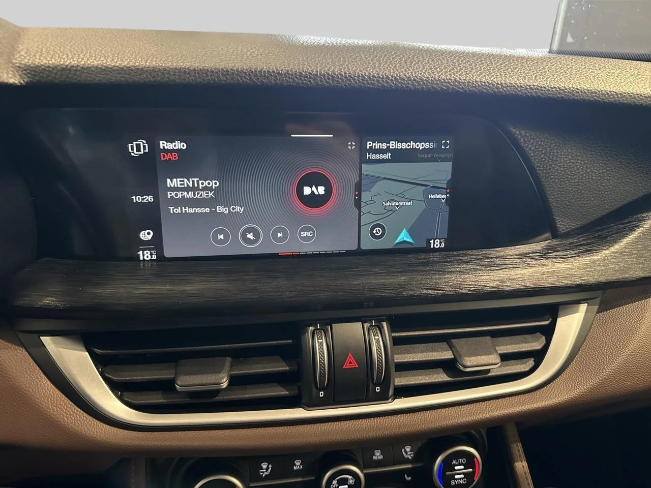 Alfa Romeo-Stelvio-image-12