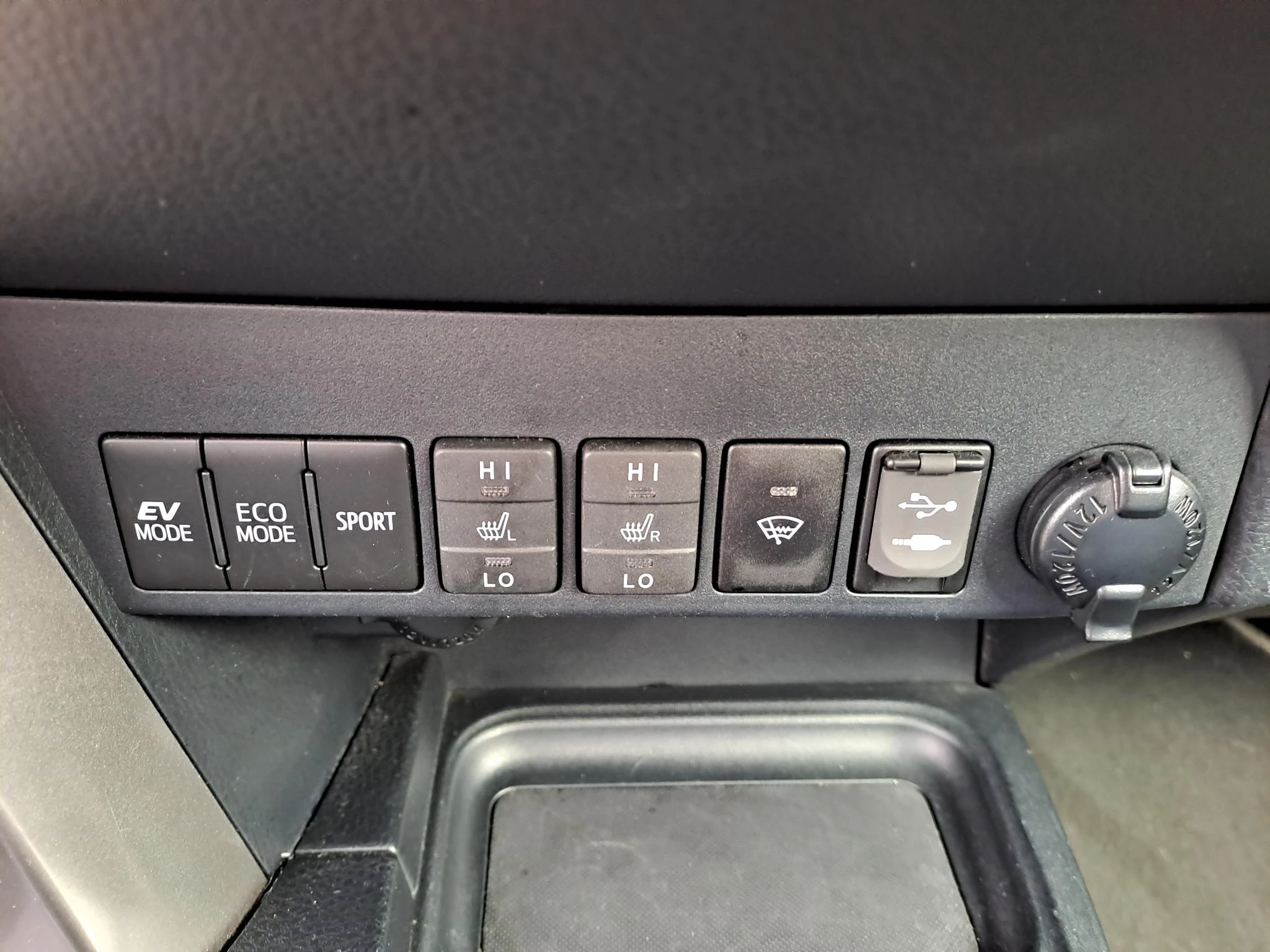 Toyota RAV4 2.5 Hybrid AWD Team D