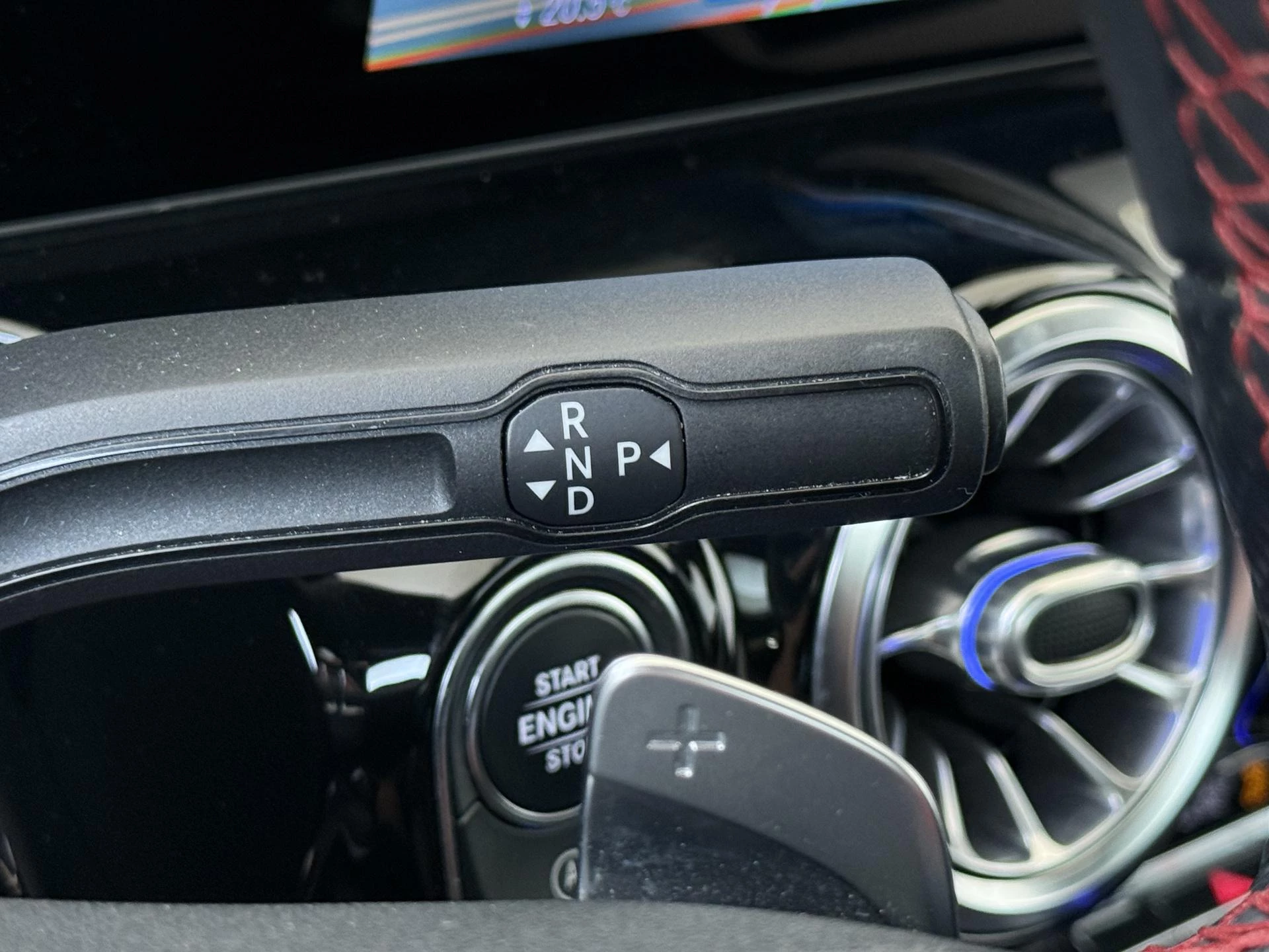 Mercedes-Benz-GLA-image-14