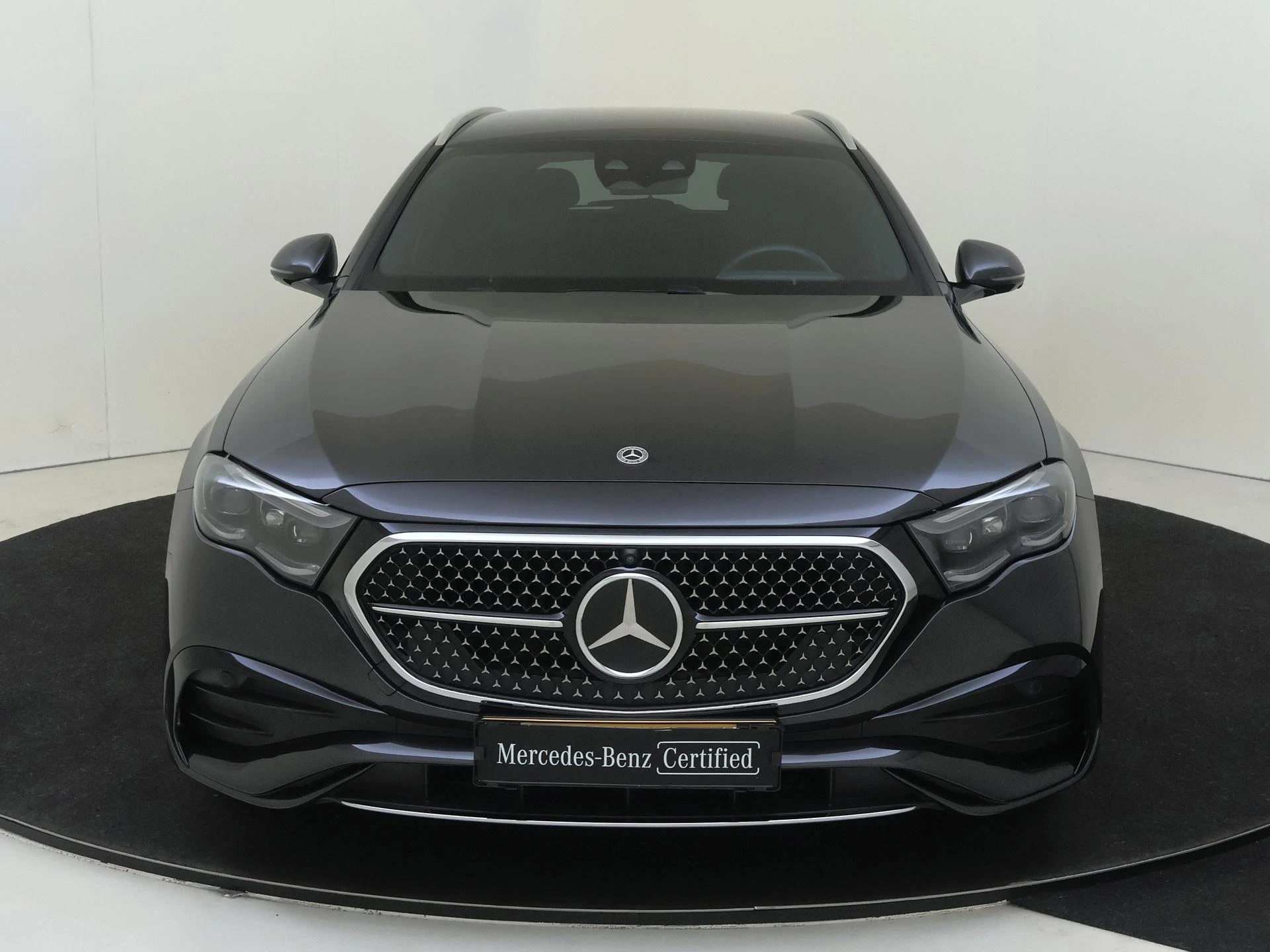 Mercedes-Benz-E-Klasse-image-5