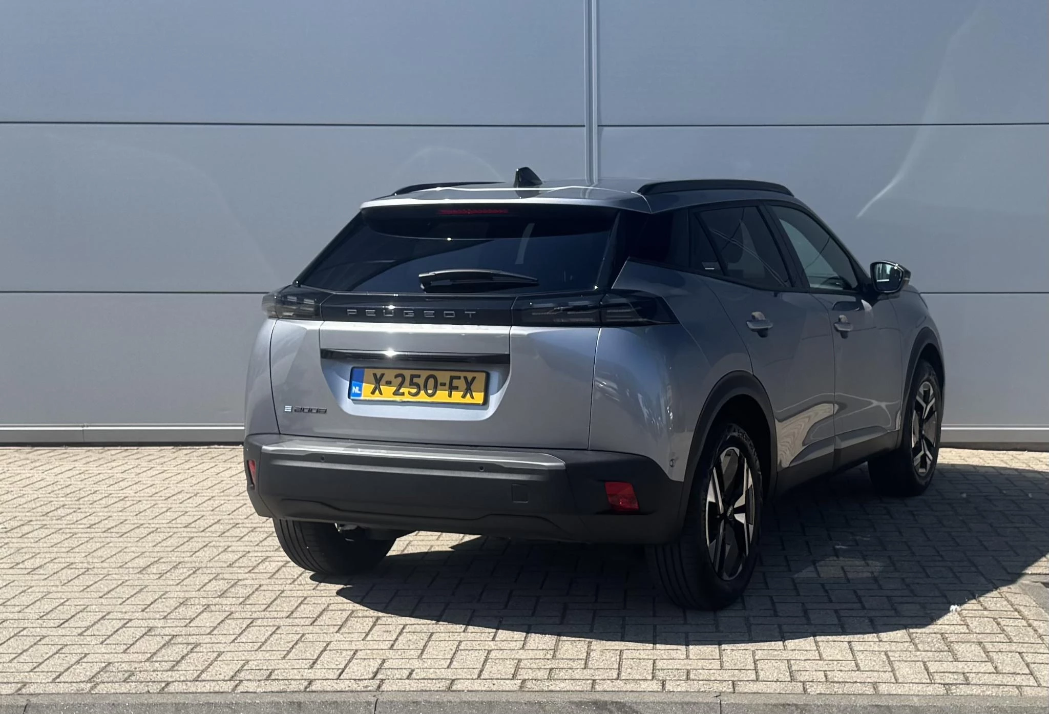 Peugeot e-2008 EV Allure 54 kWh