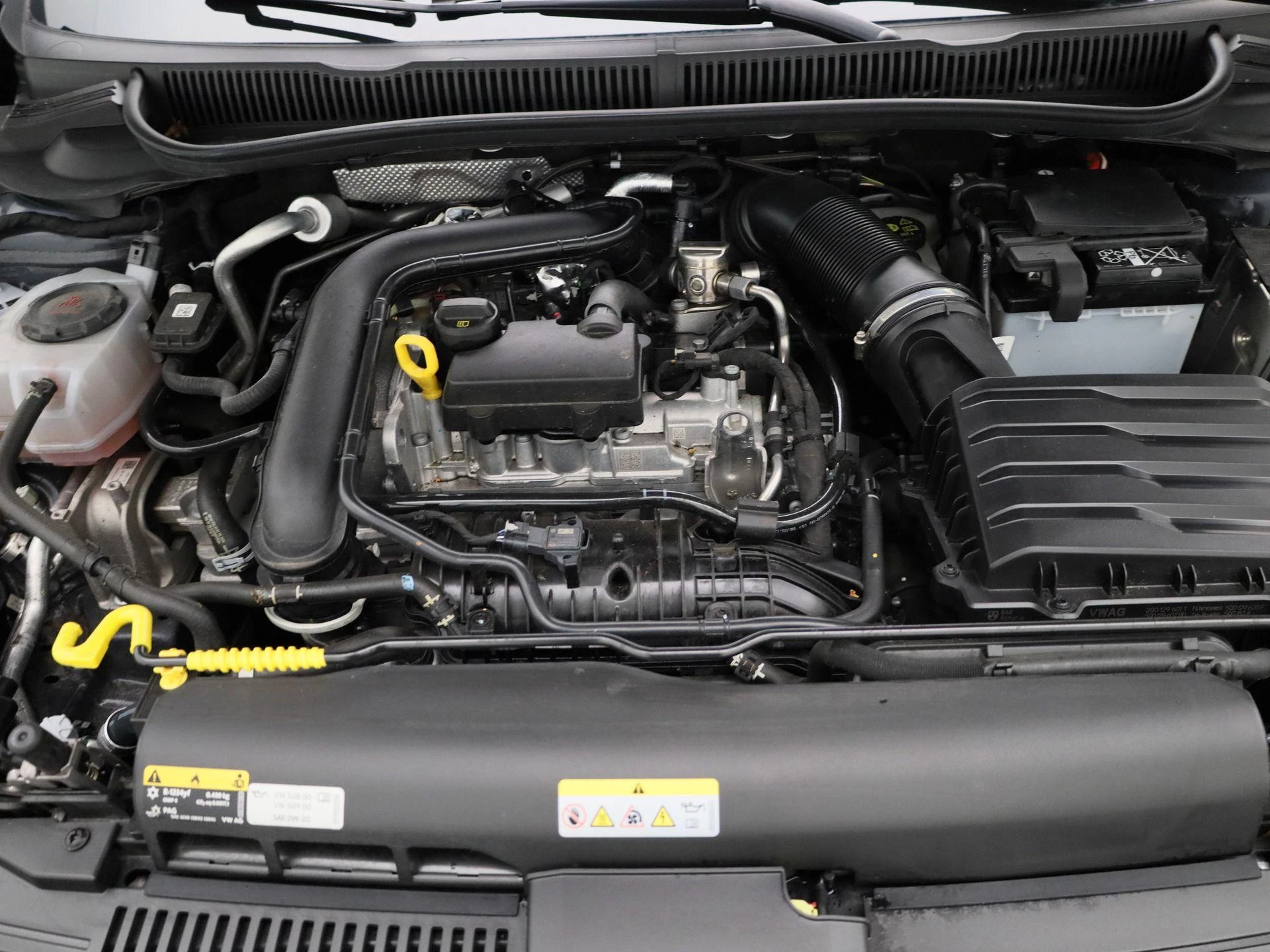 Volkswagen-Polo-image-29