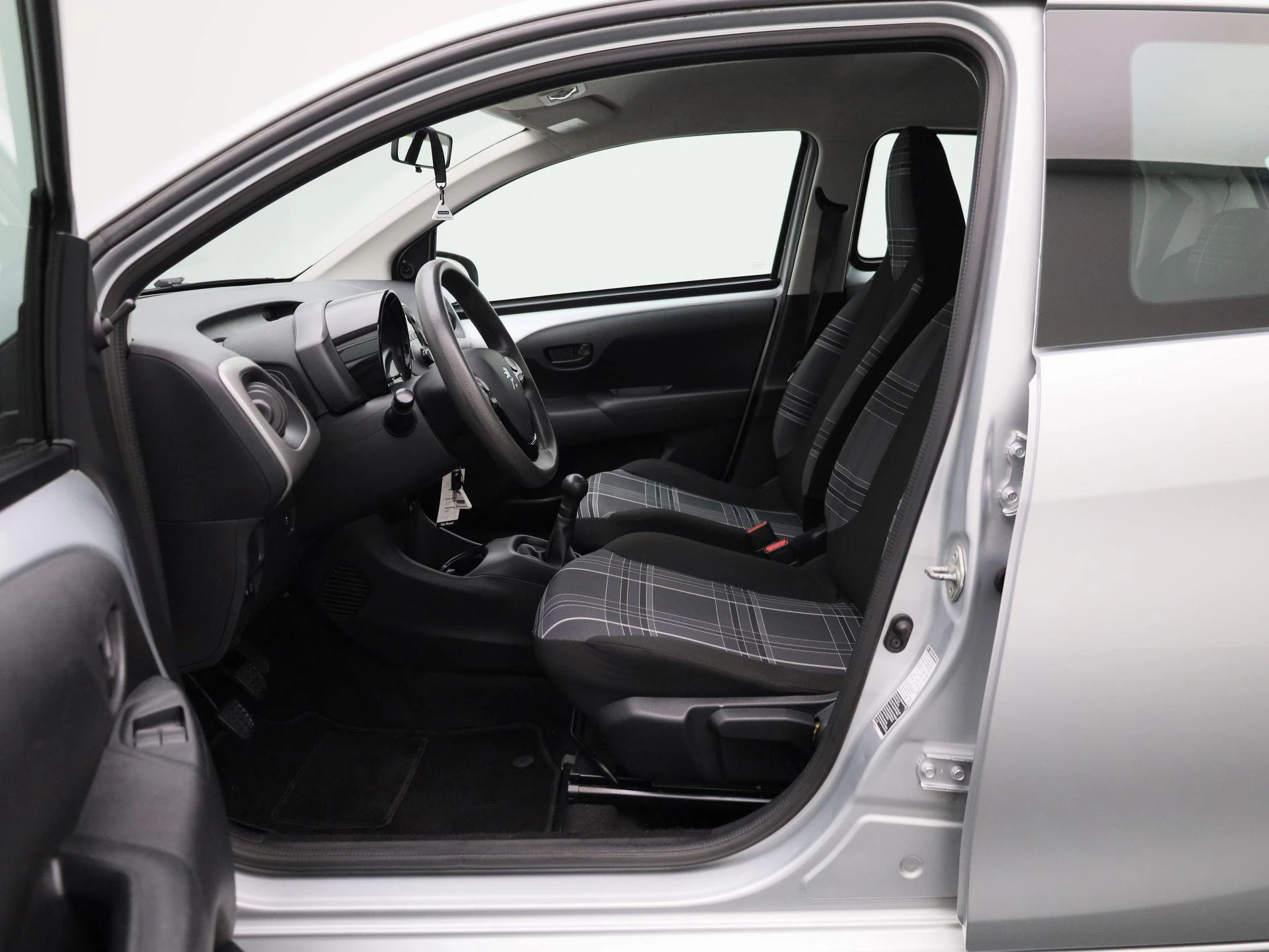 Peugeot-108-image-8