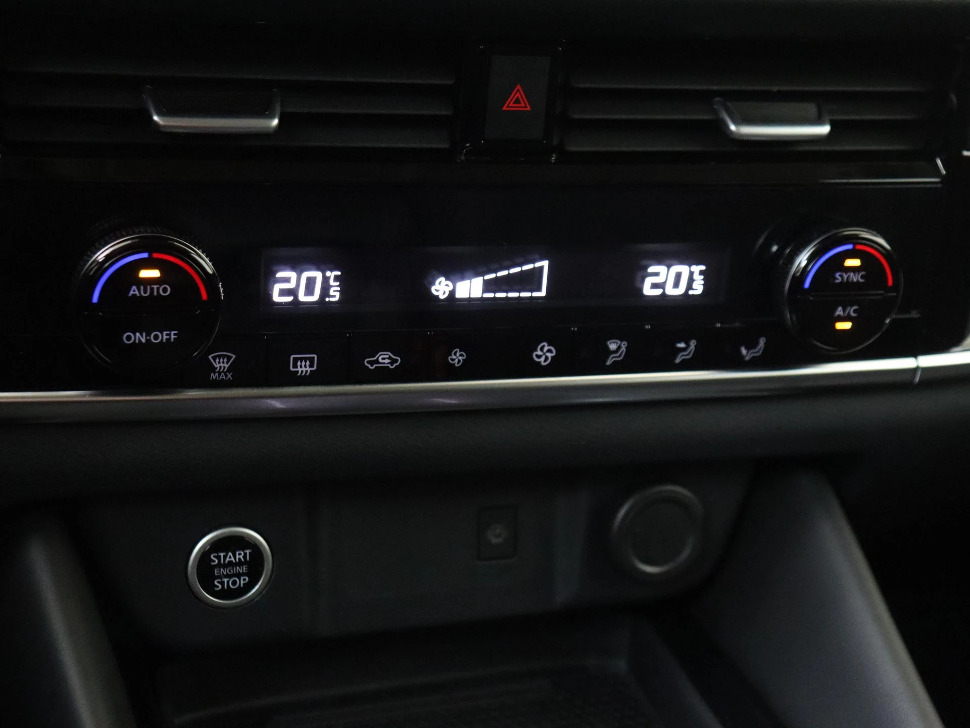 Nissan-QASHQAI-image-18