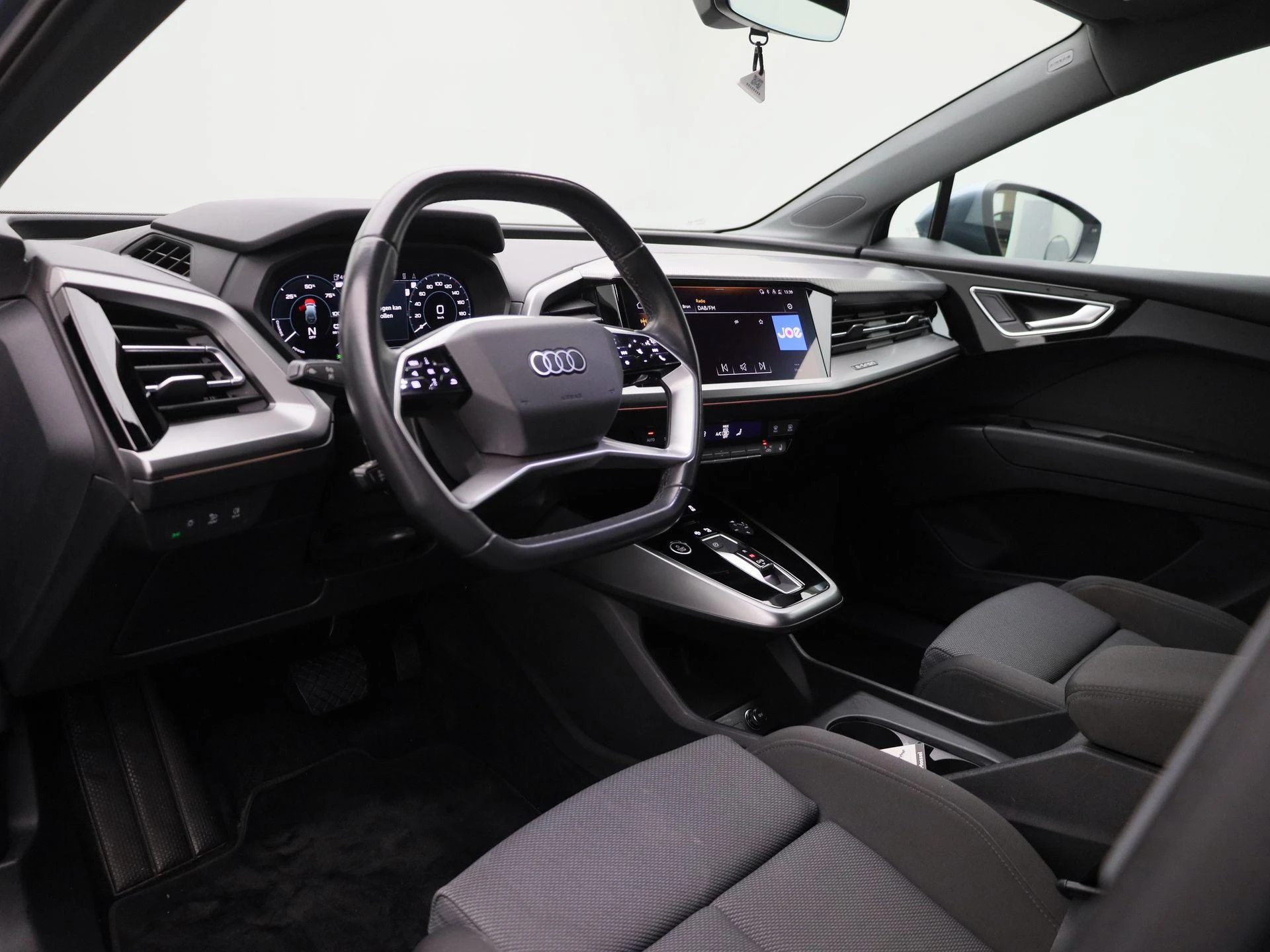 Audi-Q4 e-tron-image-35