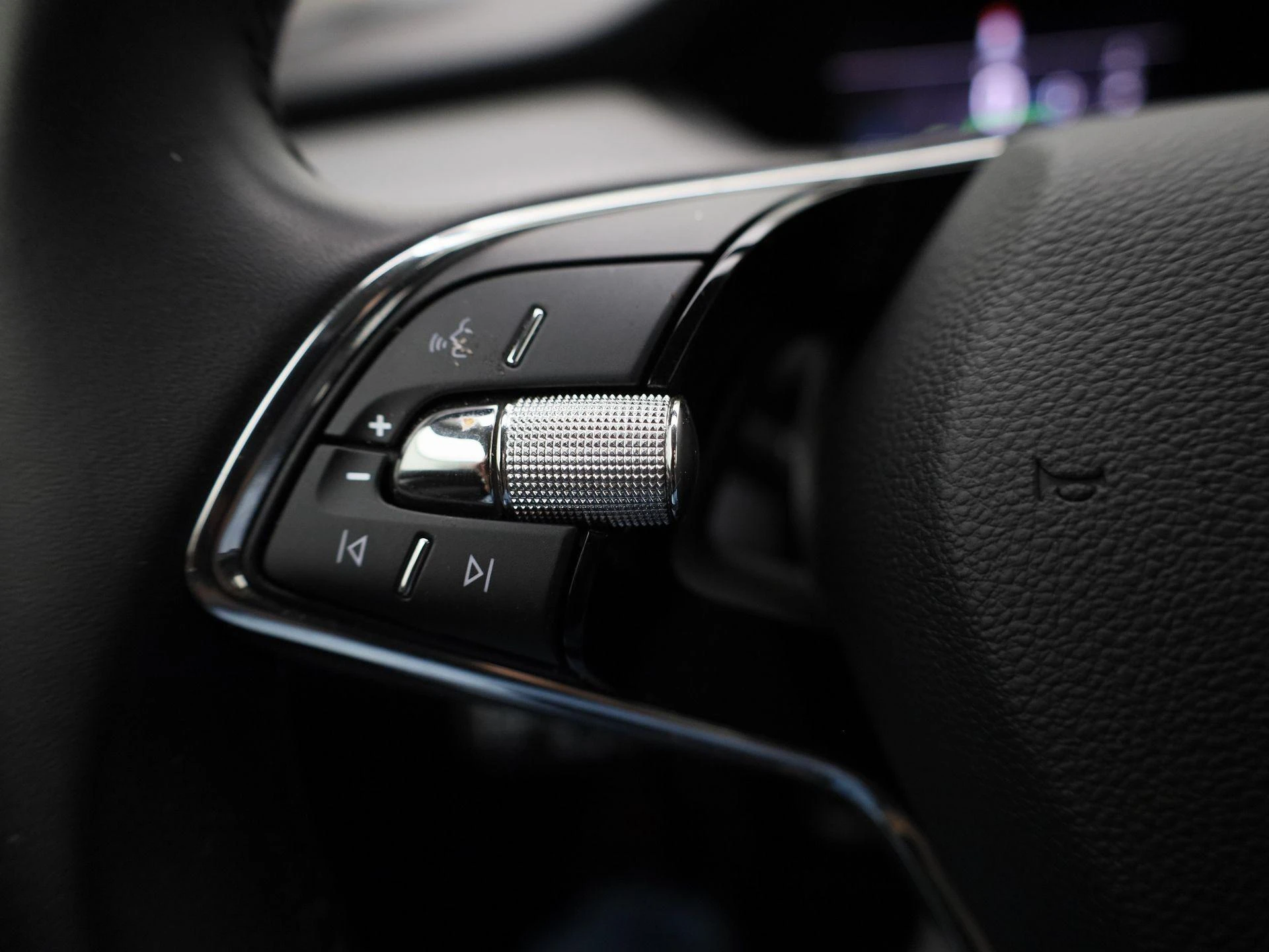 Škoda-Enyaq iV-image-17