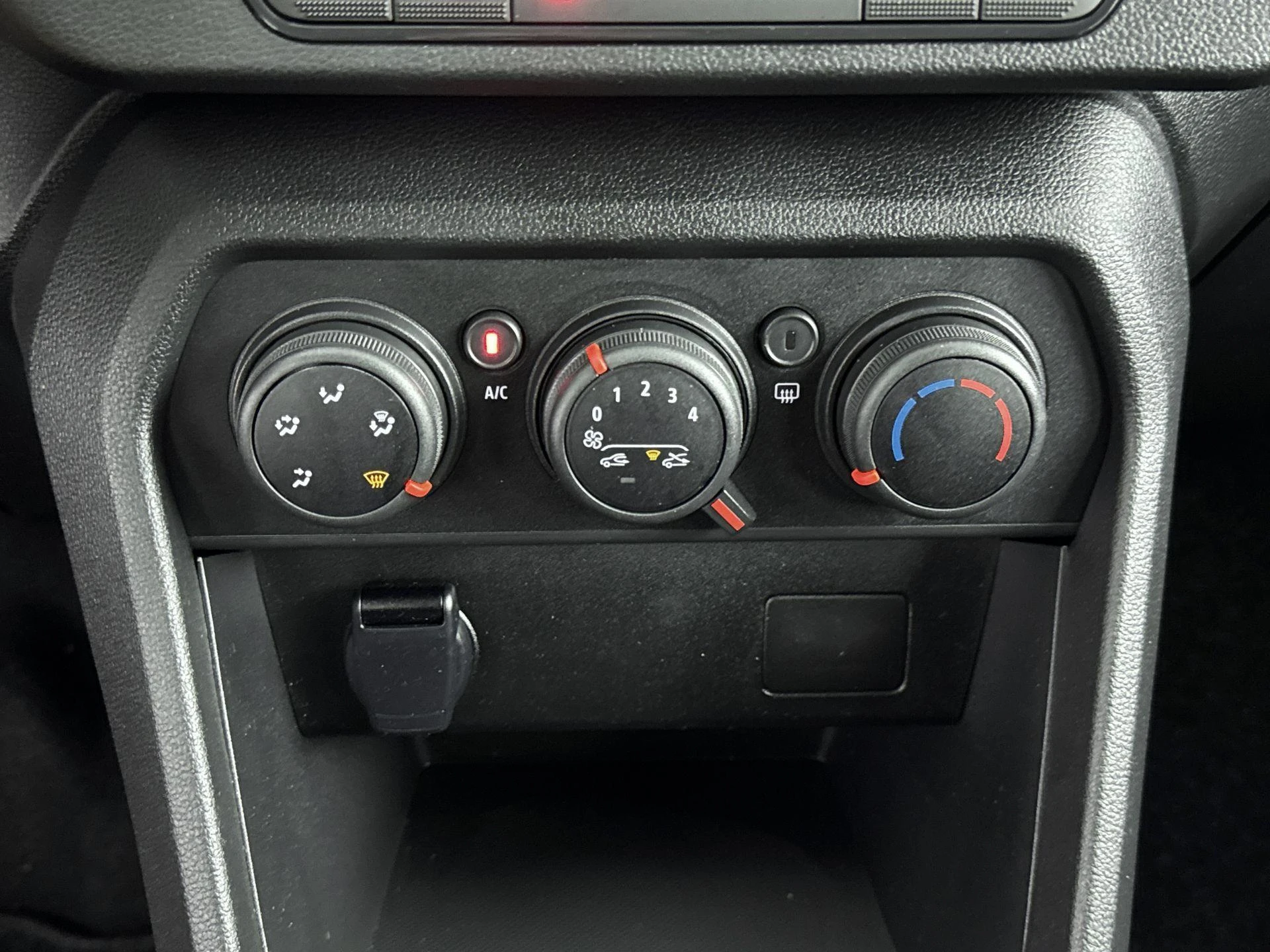 Dacia-Sandero-image-16