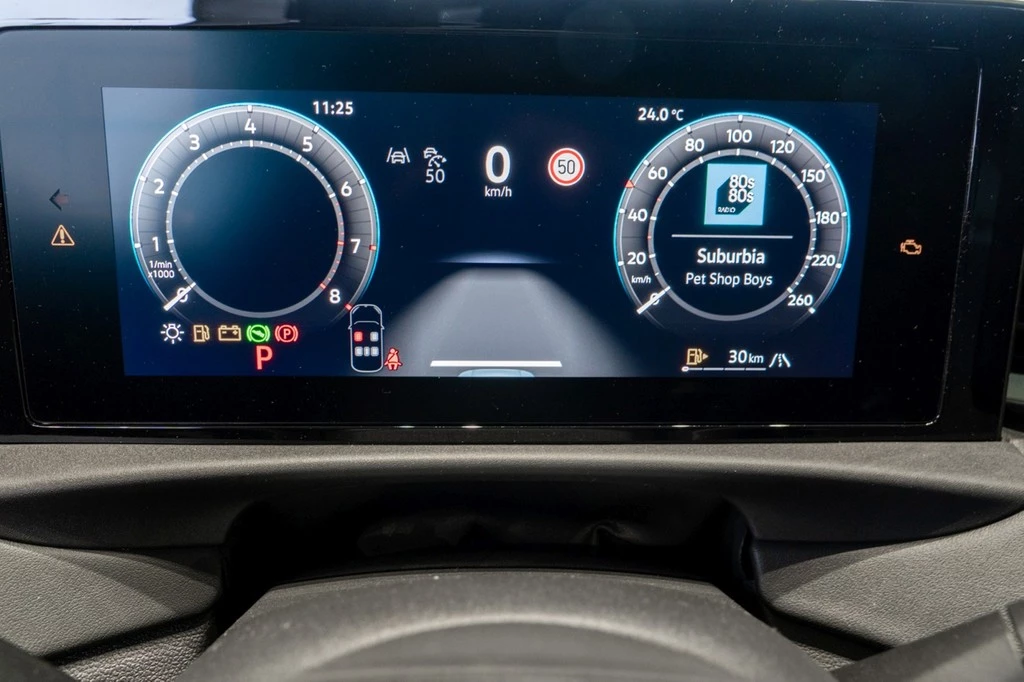Volkswagen T-Roc 1.5 eTSI DSG R-Line Matrix, Pano