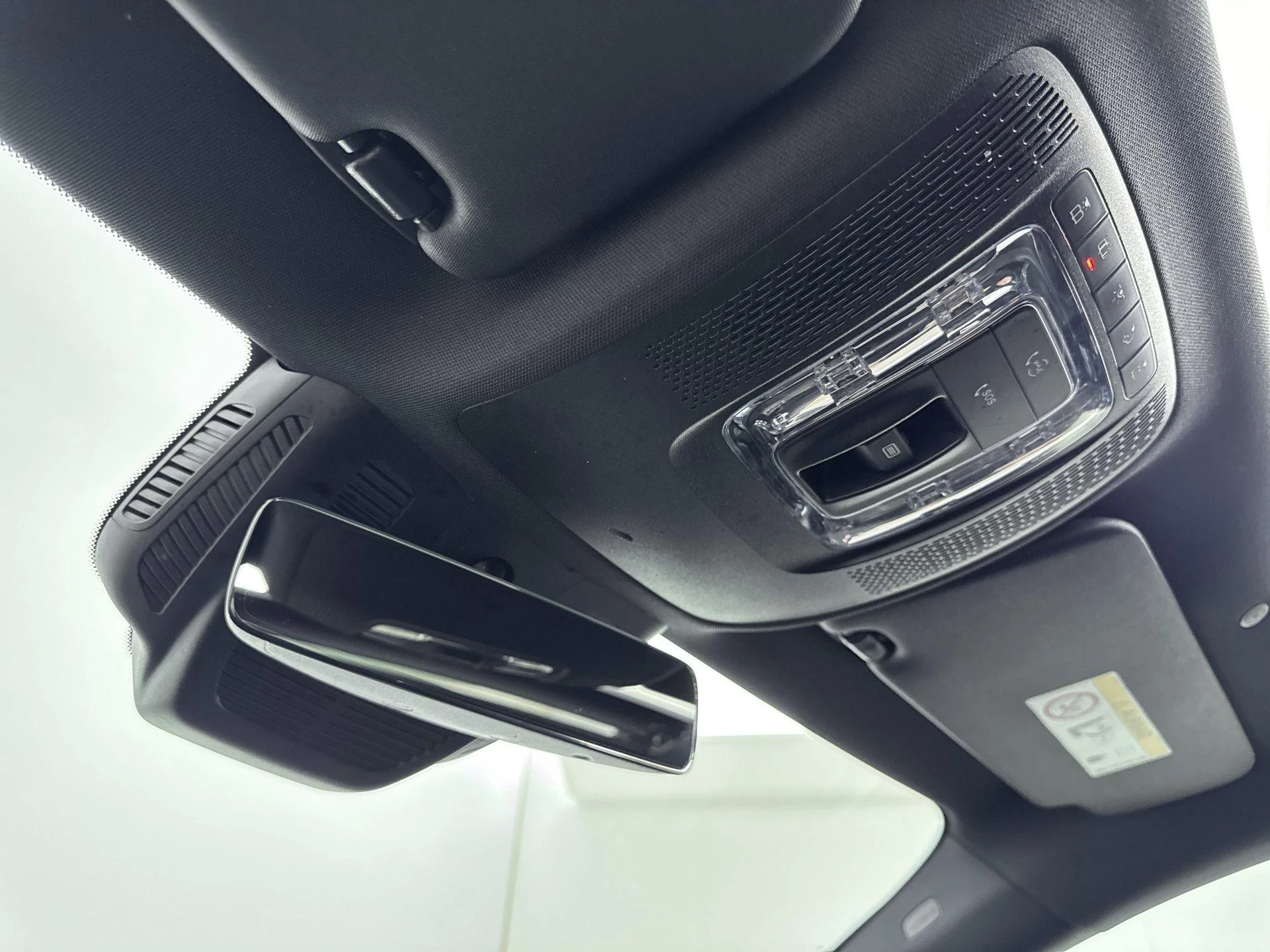 Mercedes-Benz-CLA-image-9