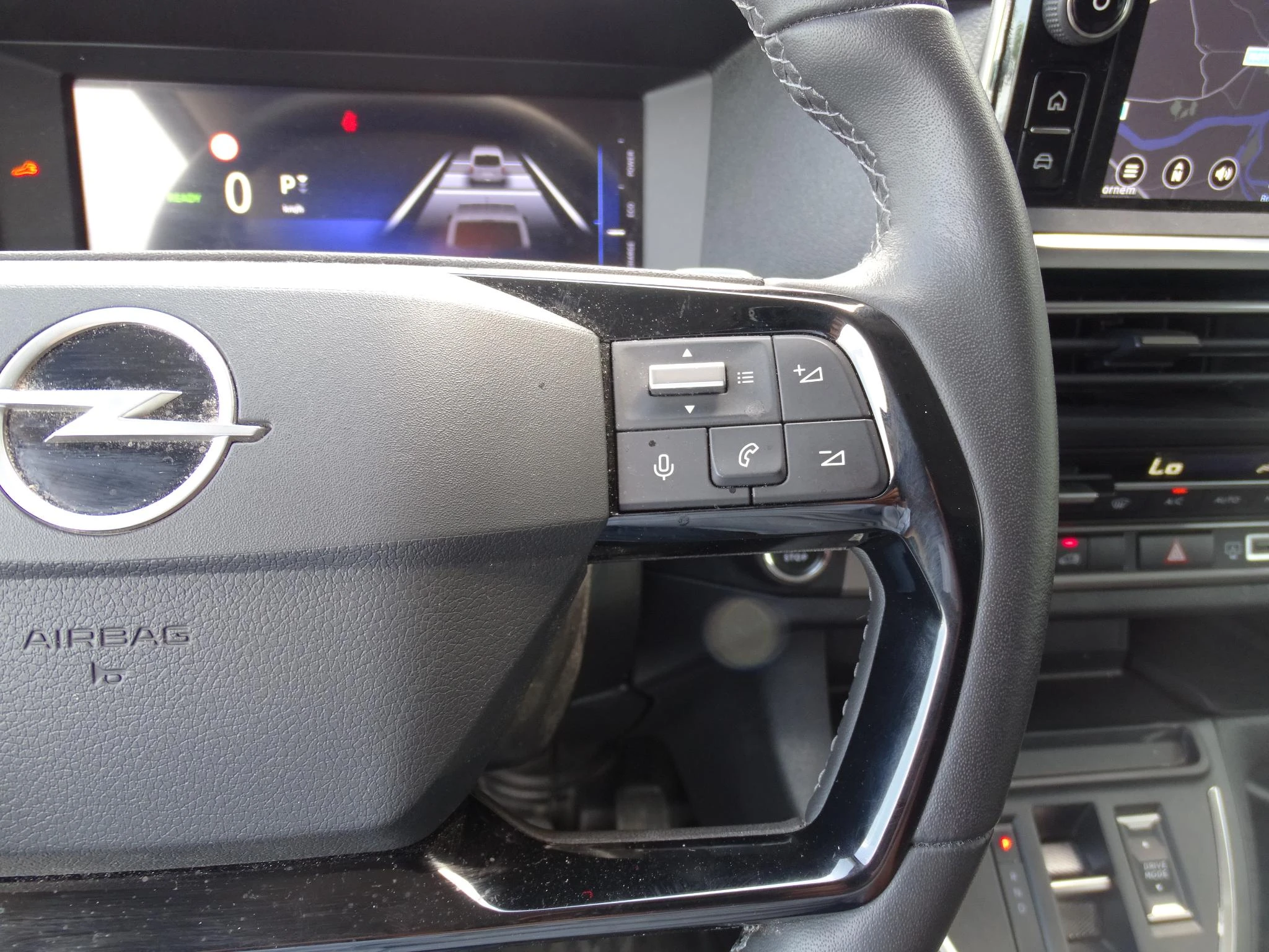 Opel-Vivaro-image-18