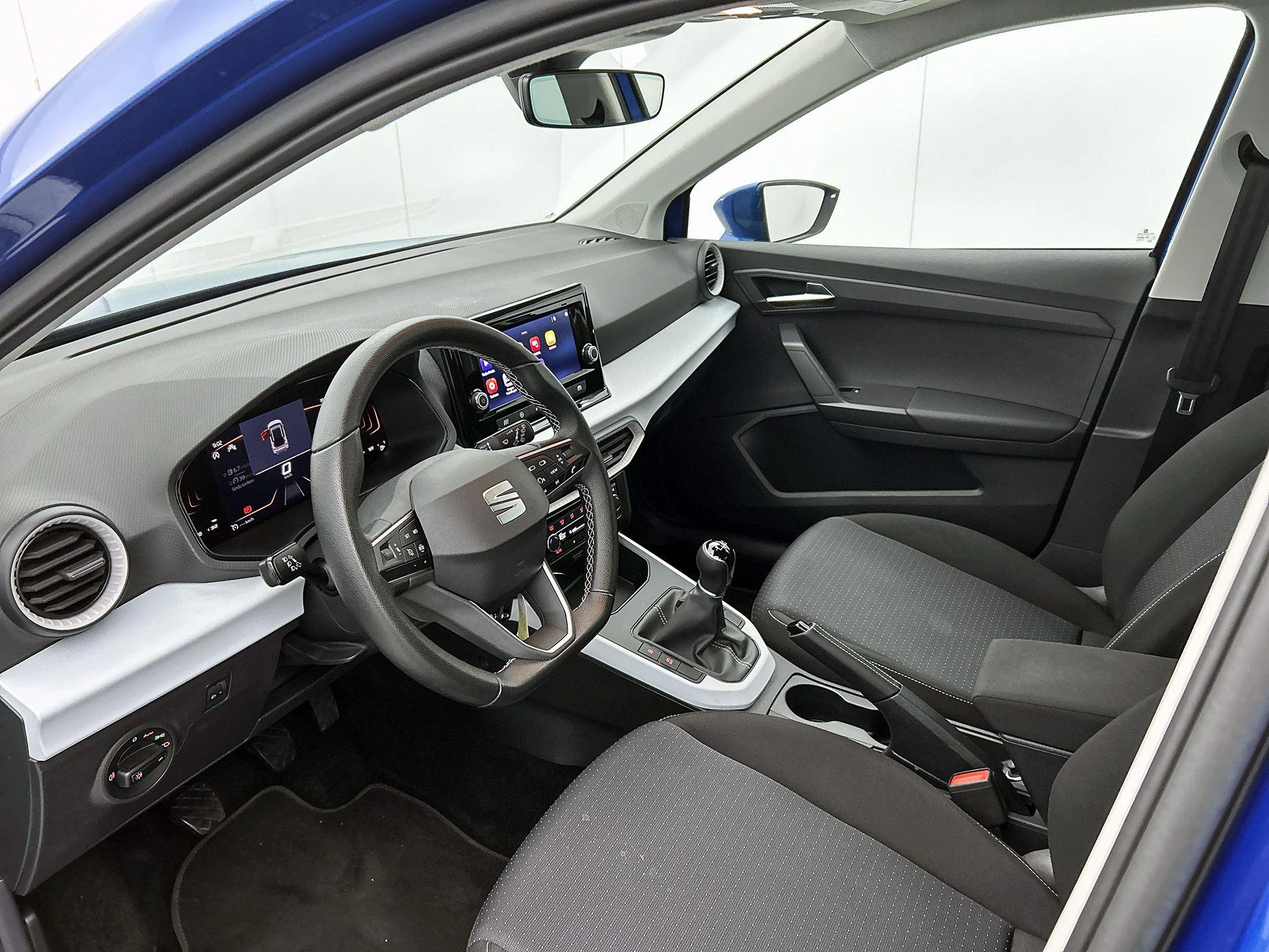 SEAT-Arona-image-11